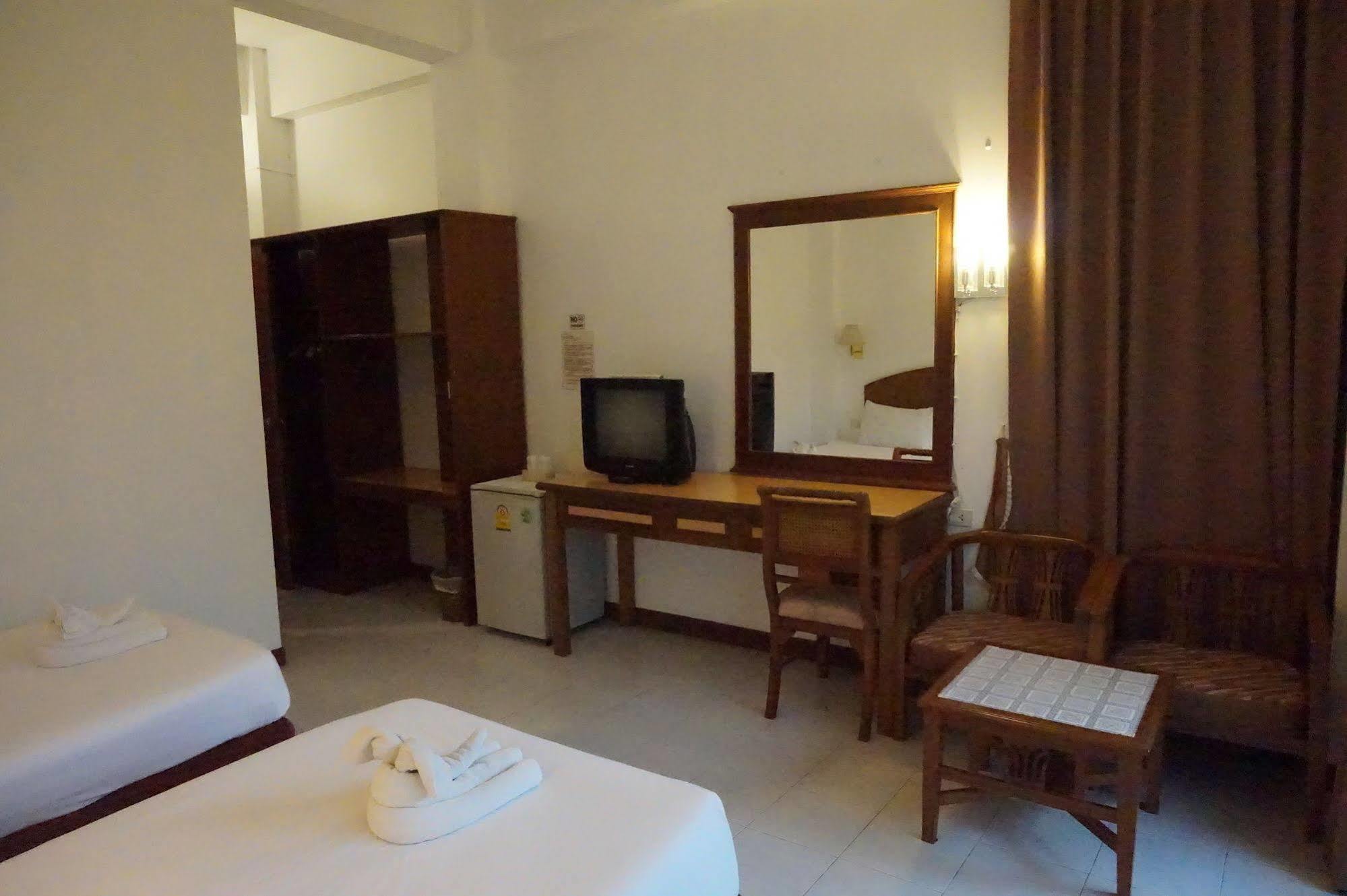Hotel Aonang Smile