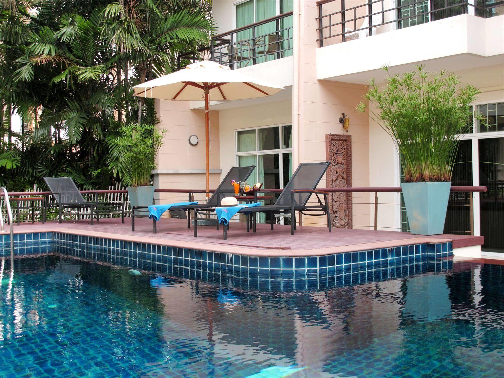 Wonderful Pool House At Praia de Kata