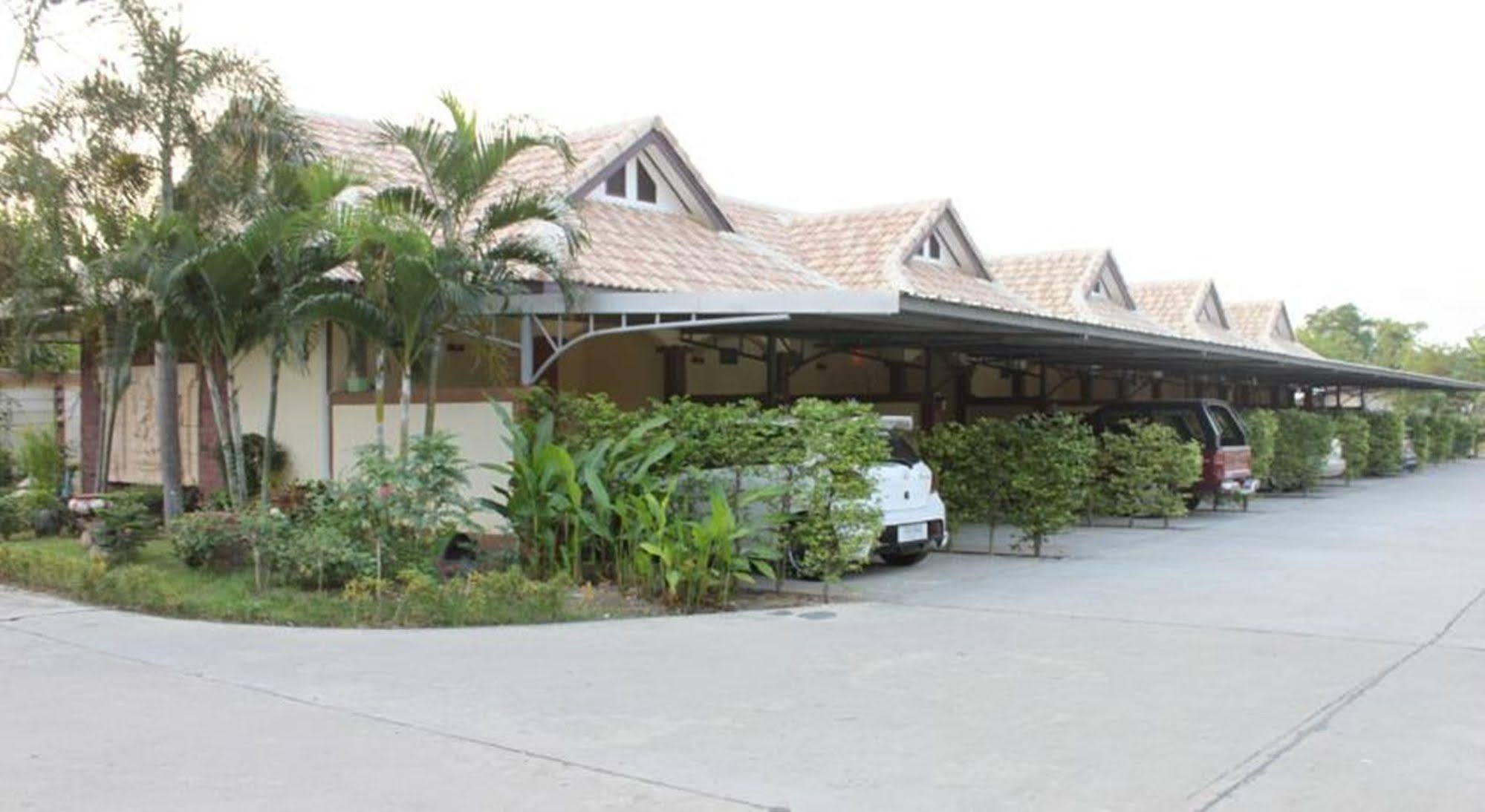 Garden Hotel Saraburi