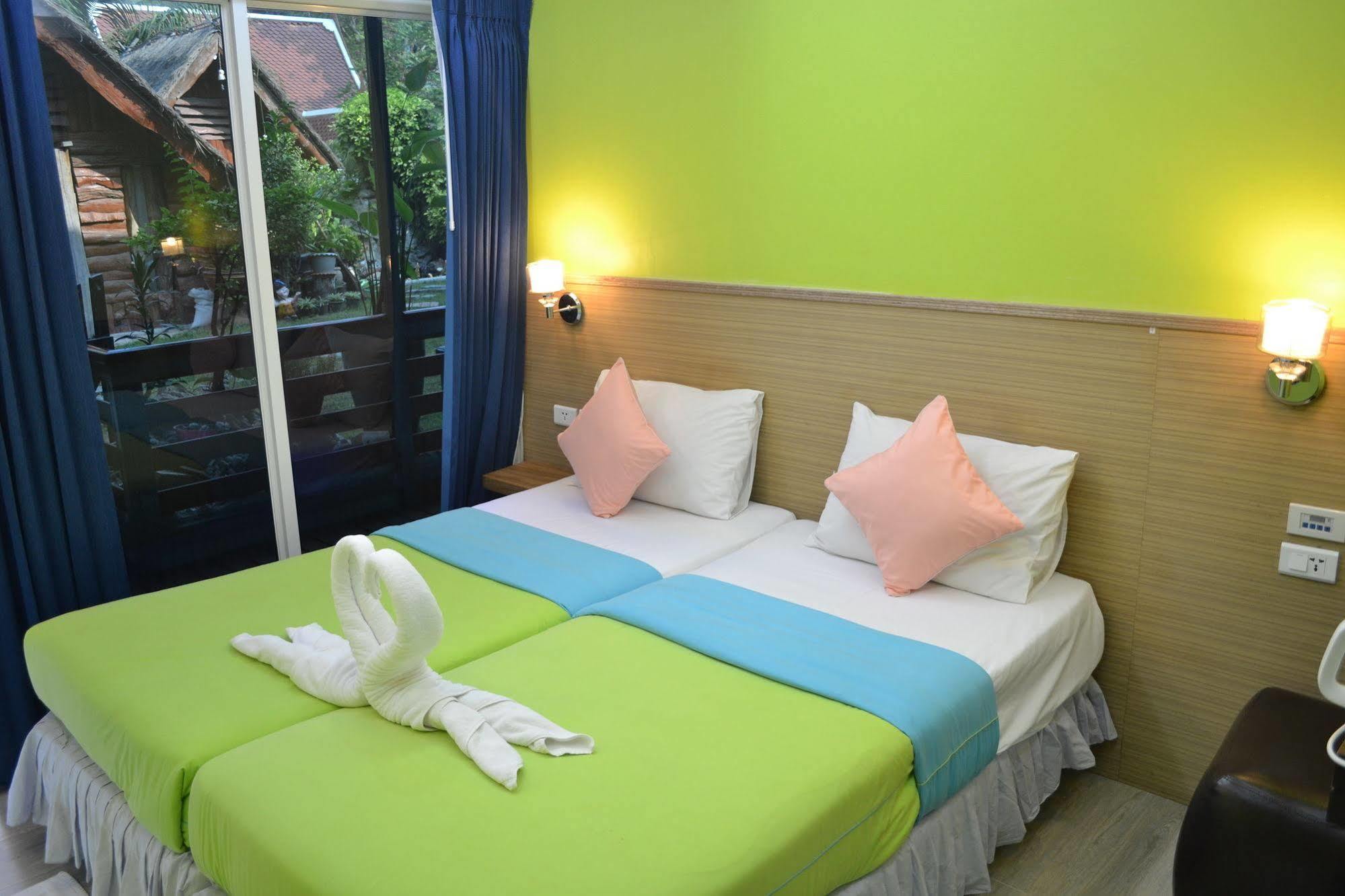 Hotel Sinsamut Koh Samed 2*
