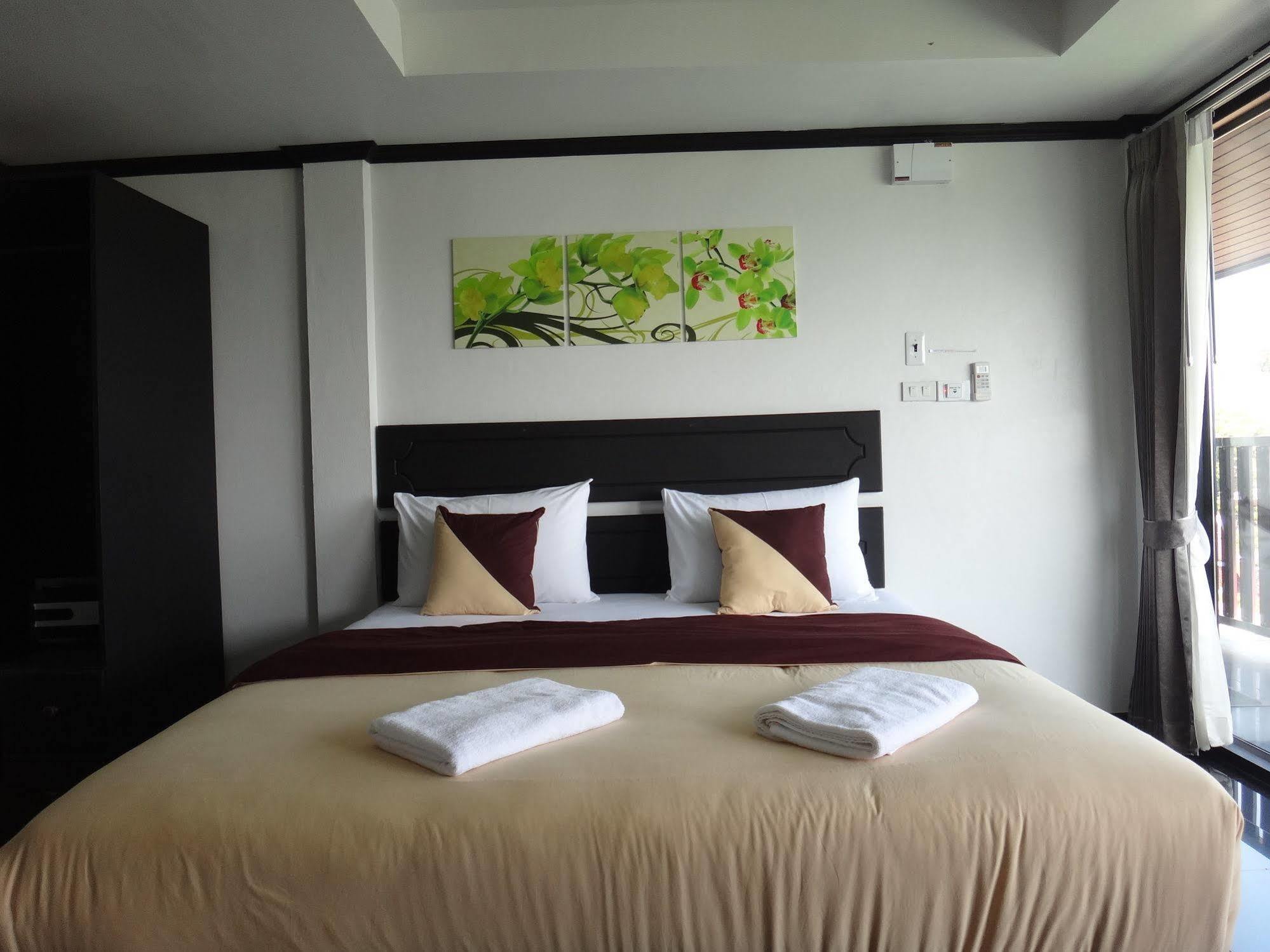 Sinsamut Koh Samed Hotel 2*