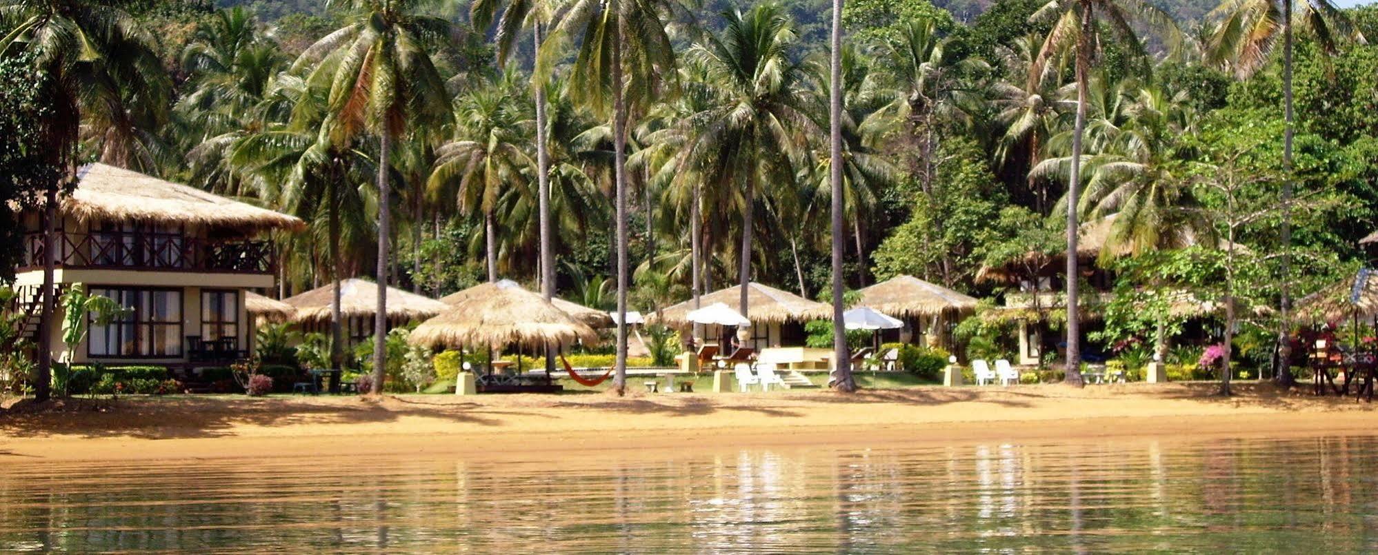 Amber Sands 3*