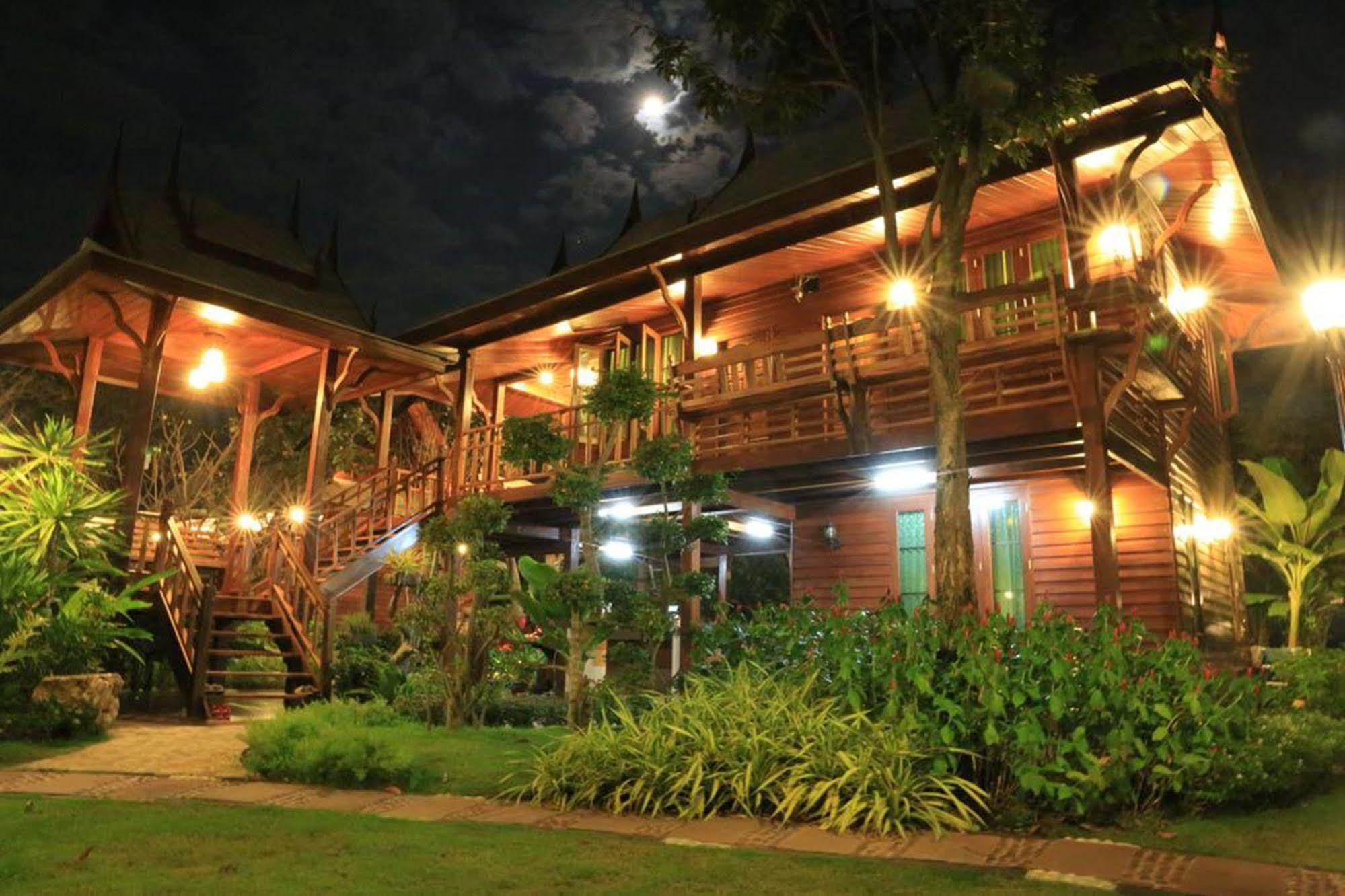 Sunlove And Spa - Royal View Nakhon Pathom