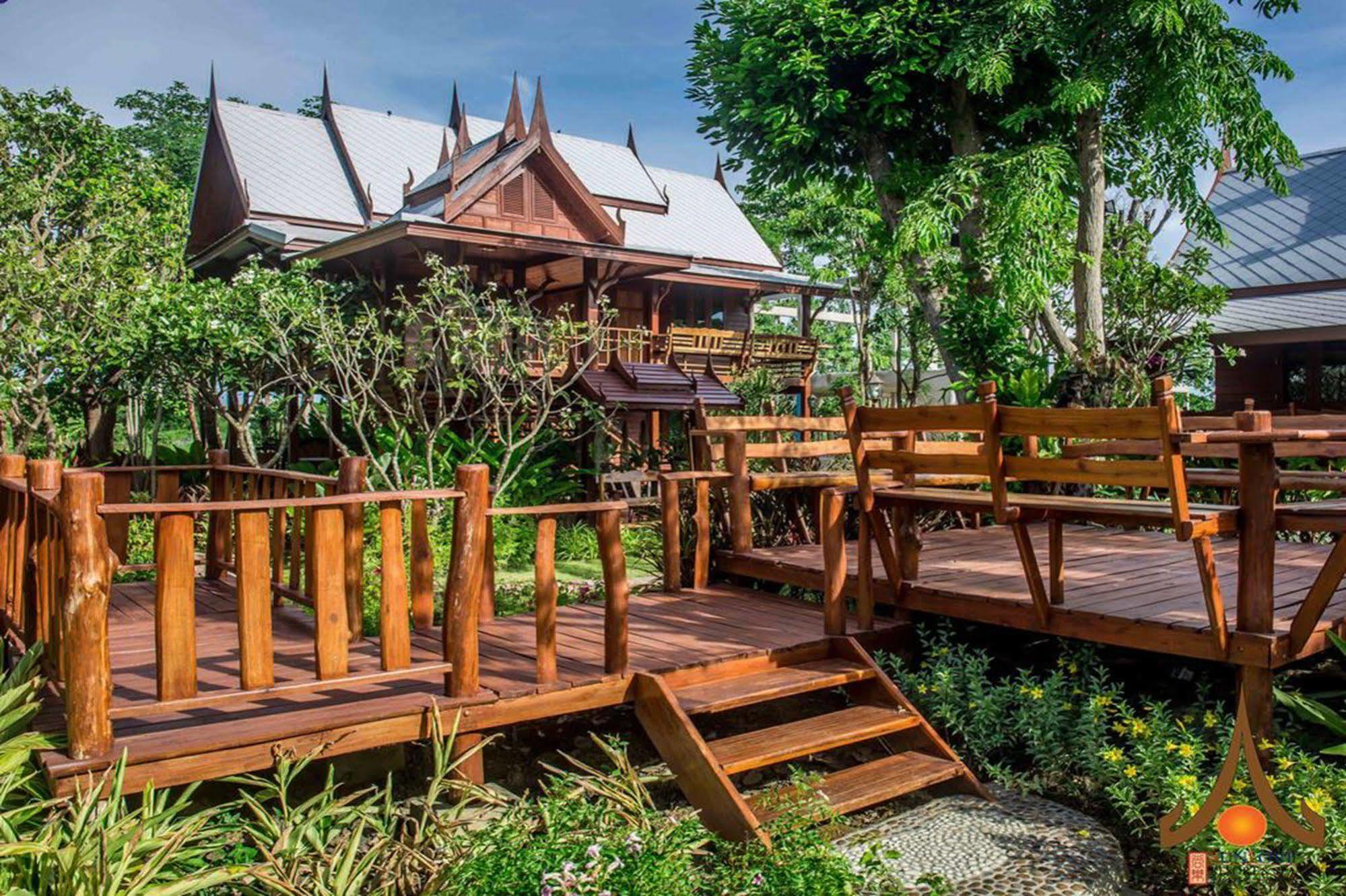 Sunlove And Spa - Royal View Resort Nakhon Pathom