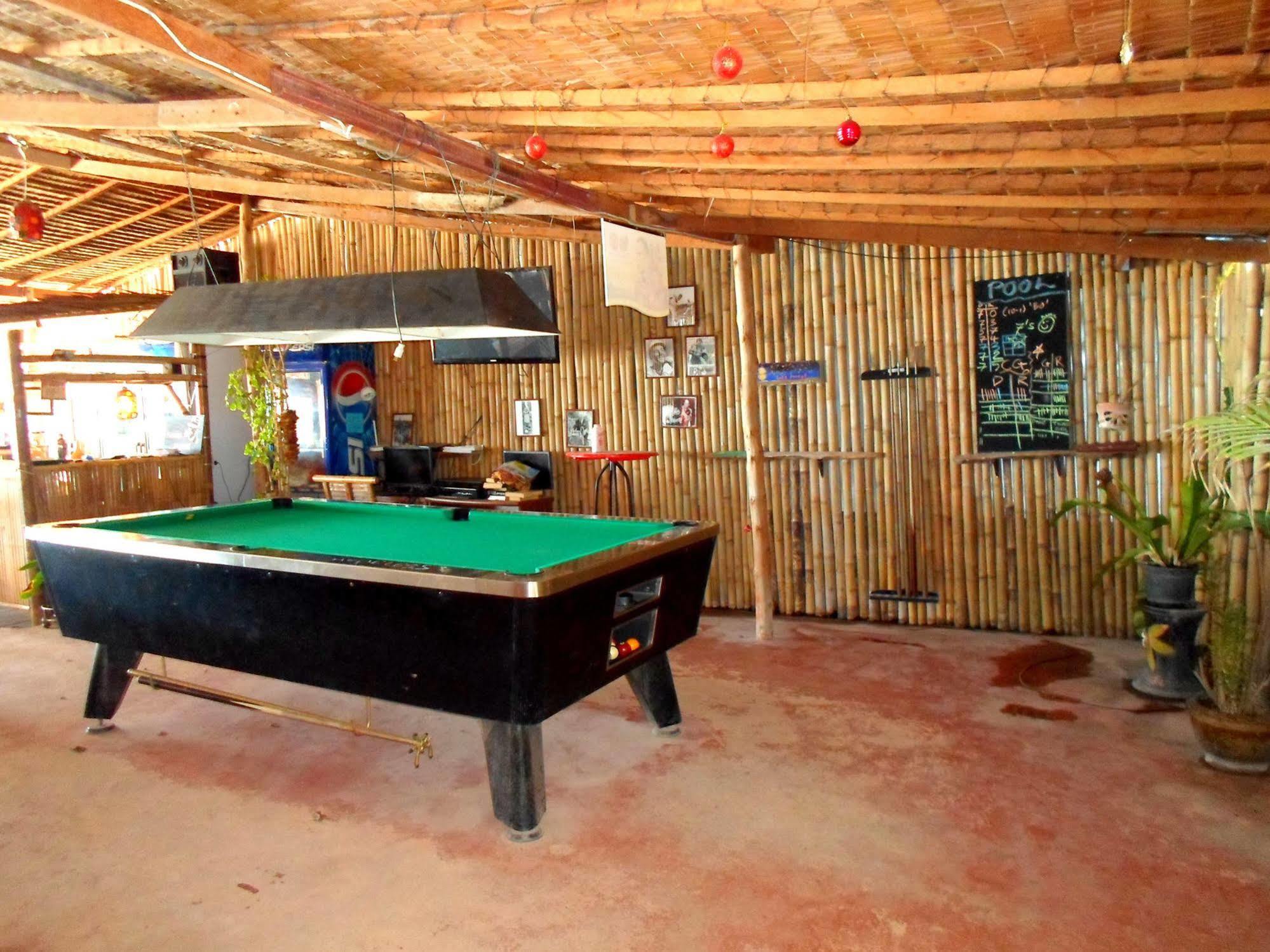 Tropical Footprints Hotel 2*