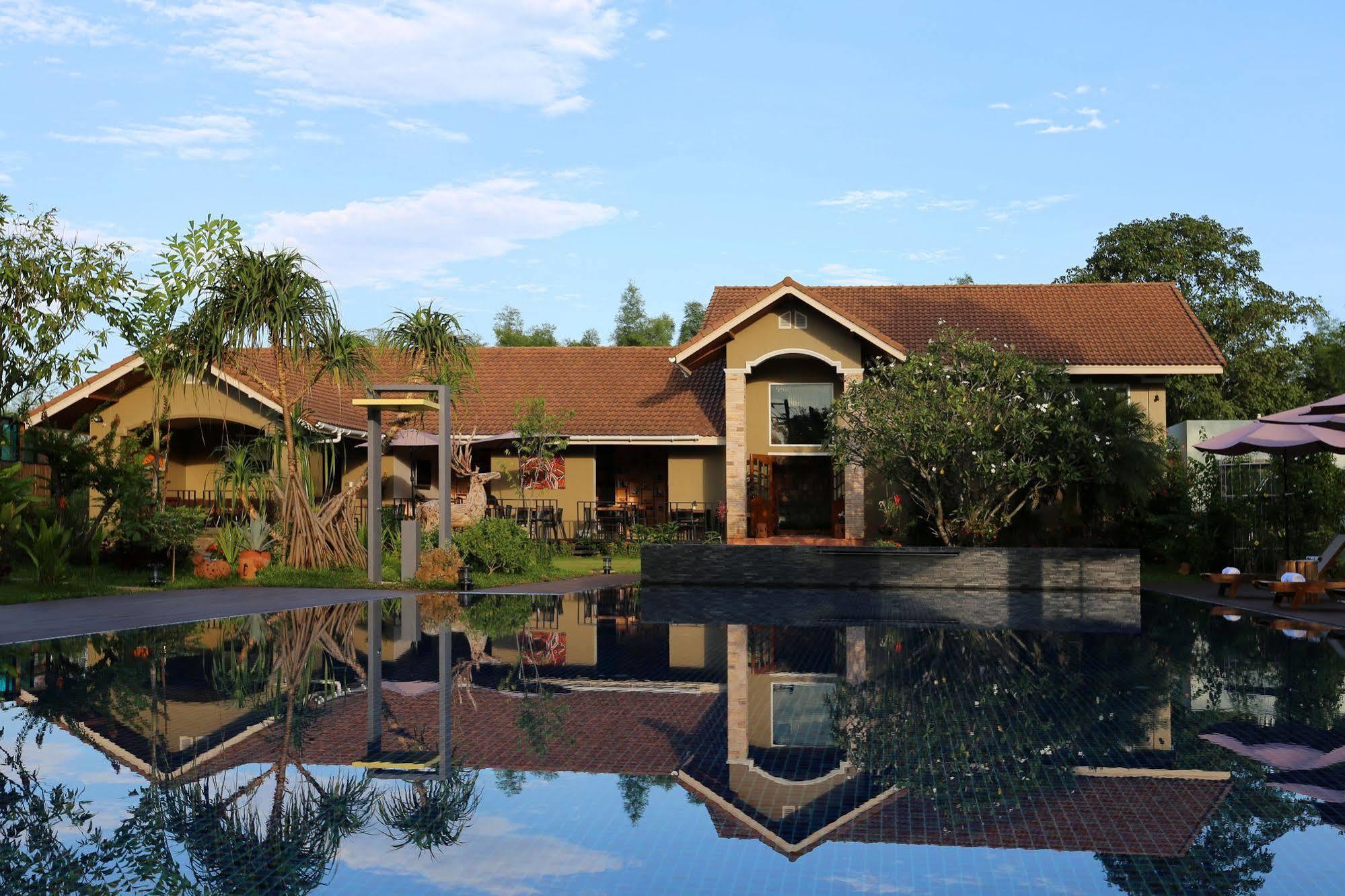 Resort Corner
