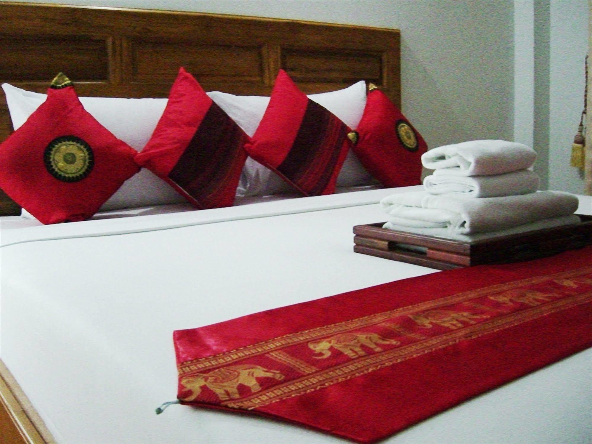Bangyai Buri Hotel 3*