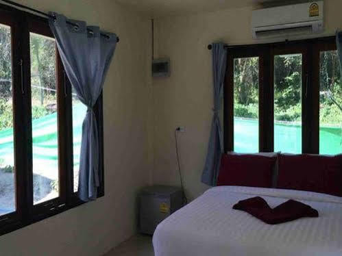 Hotel Ban Inchat Koh Samet