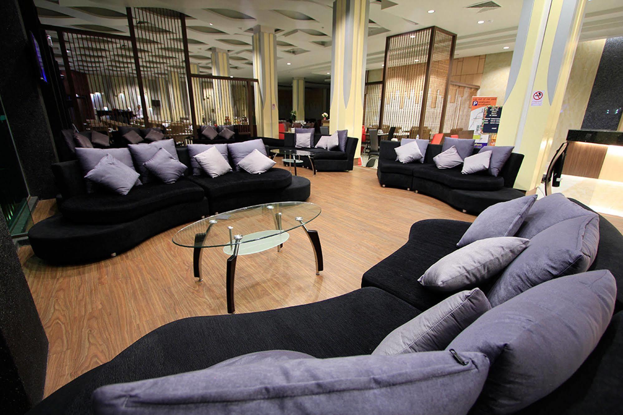 Alvarez Hotel 4*