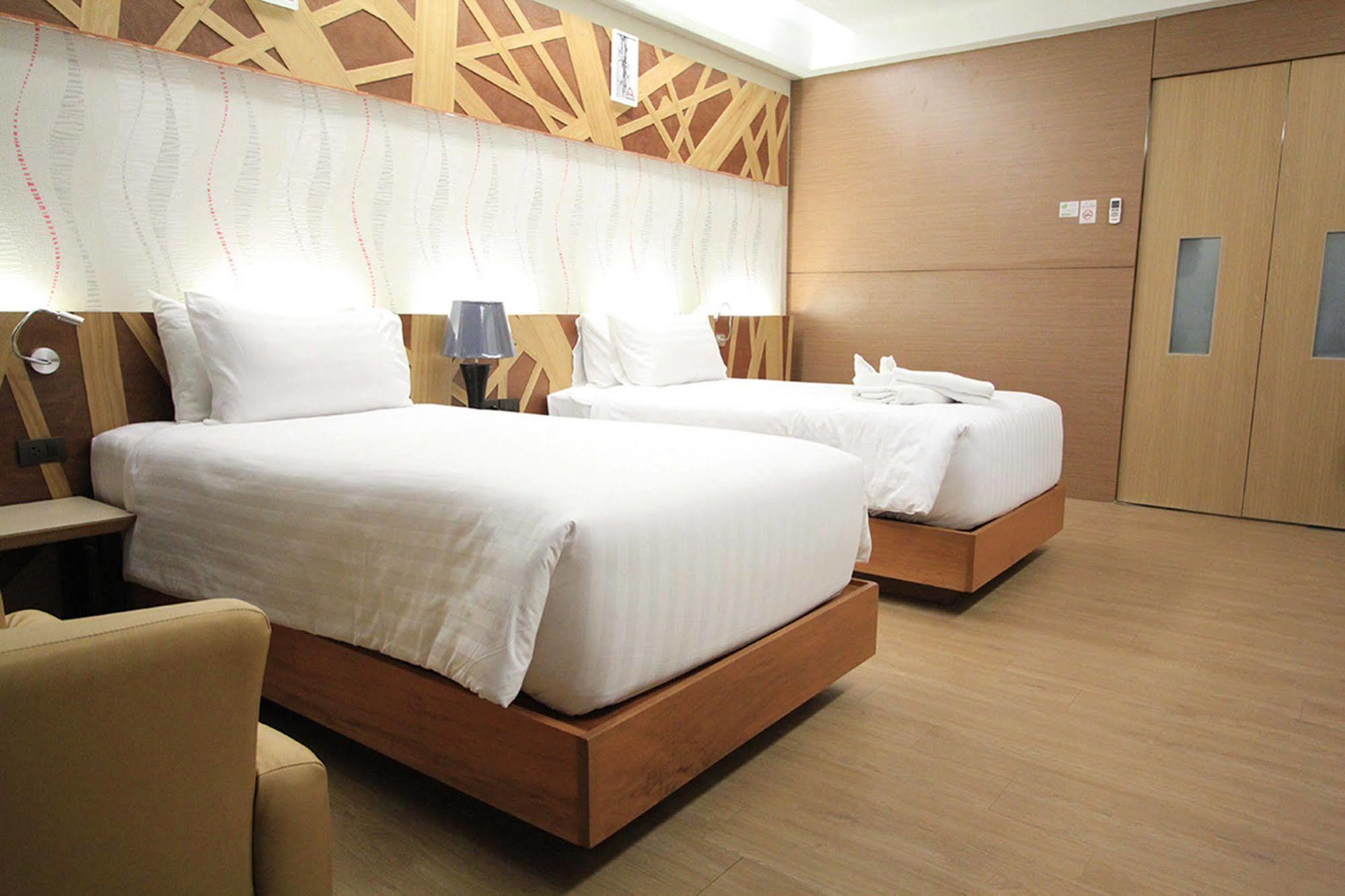 Hotel Alvarez Buriram