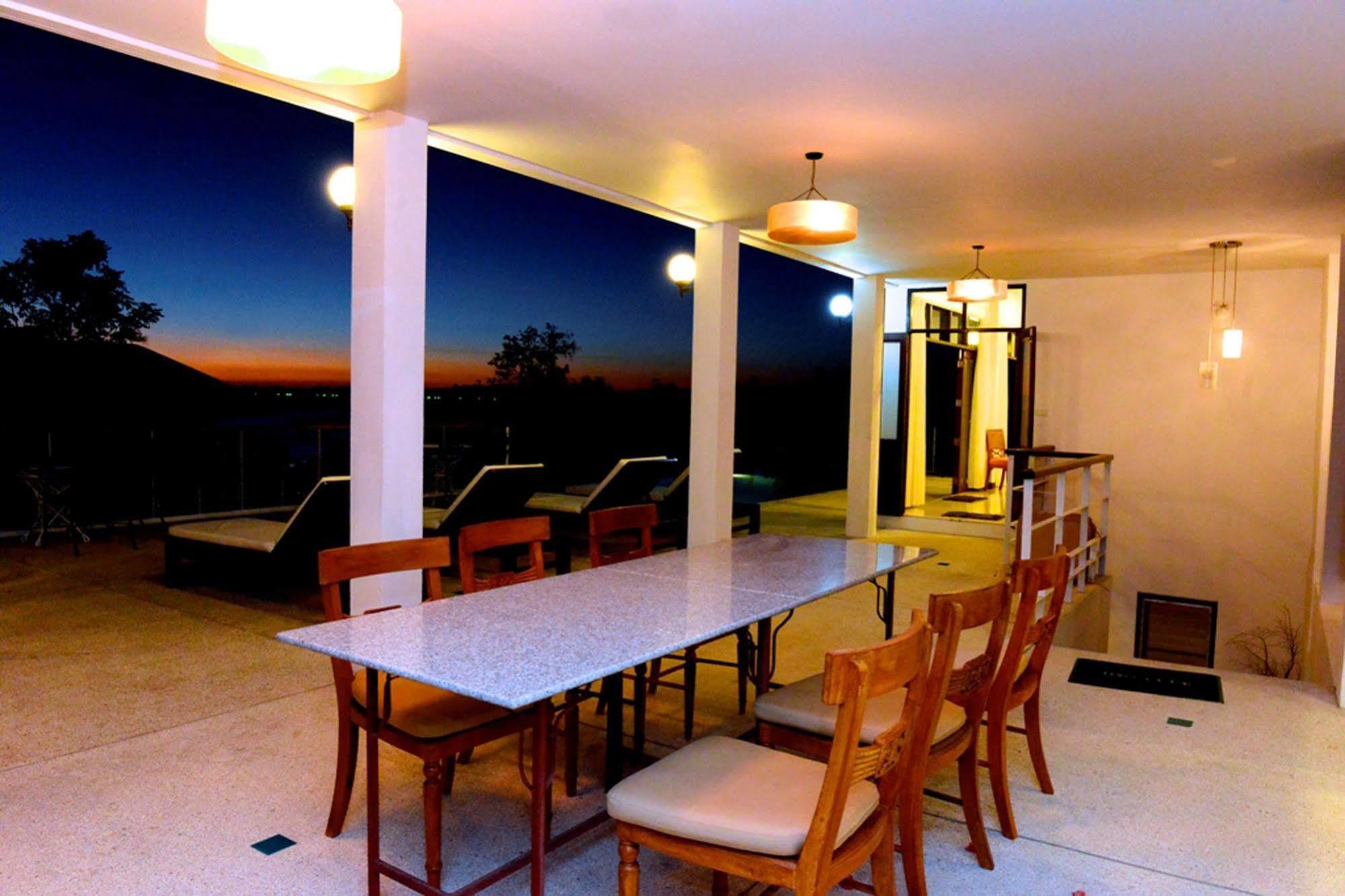Nb Villa Nicky Sunset *