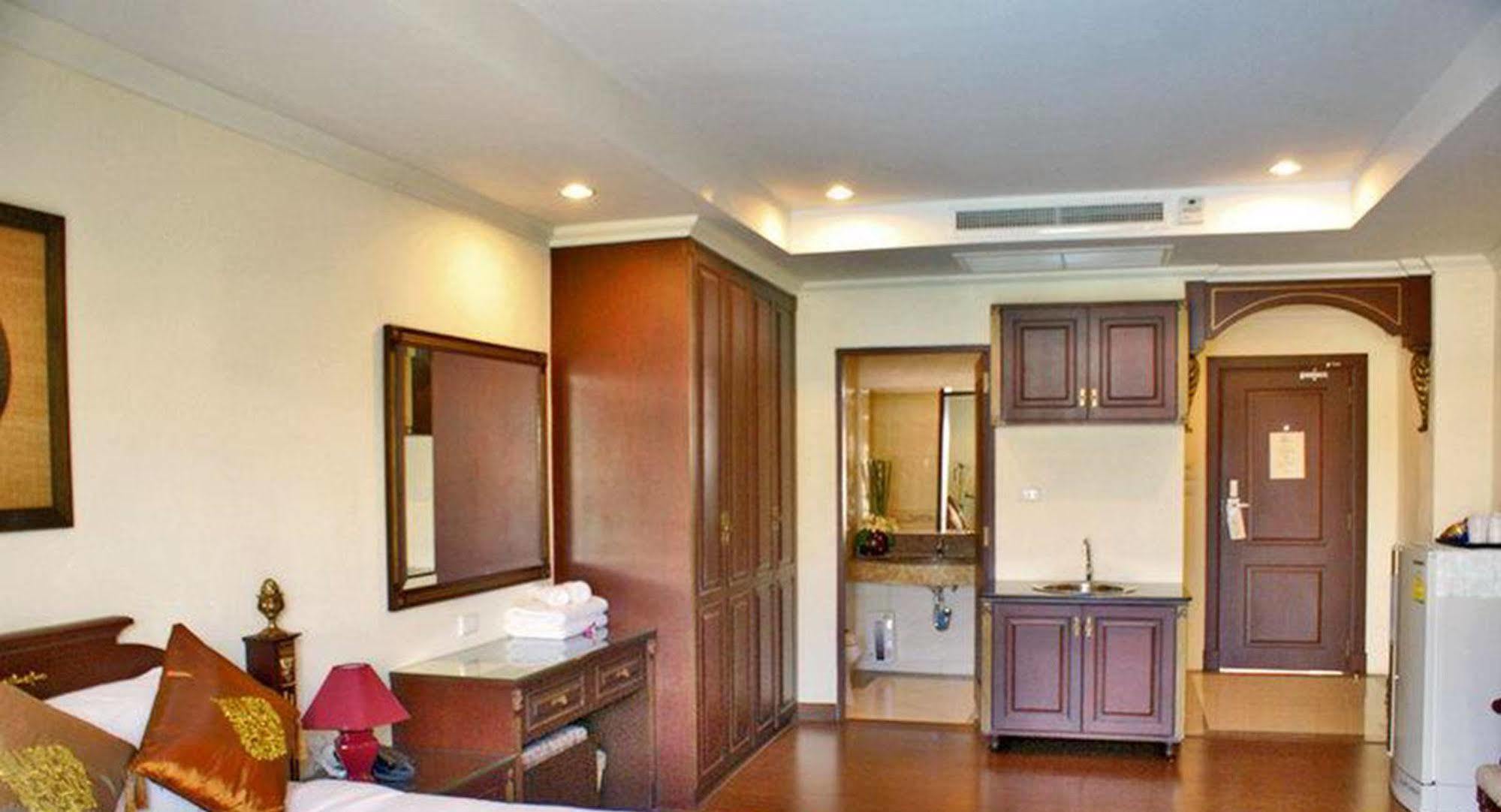Eurasia Boutique Hotel Bang Lamung