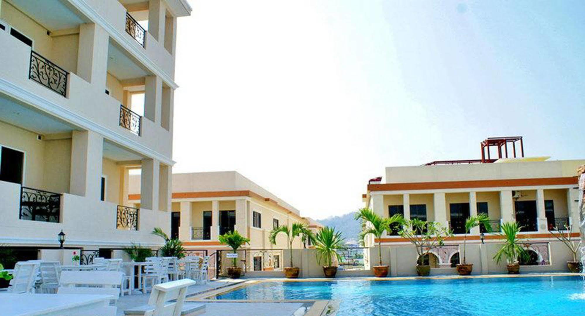 Eurasia Boutique Hotel 3*