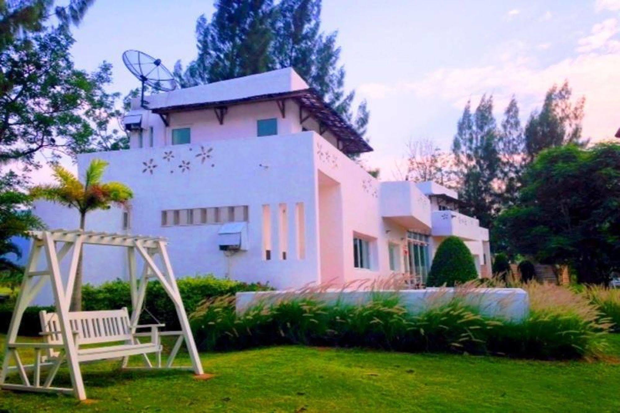 Resort Aurora Khao Yai 3*