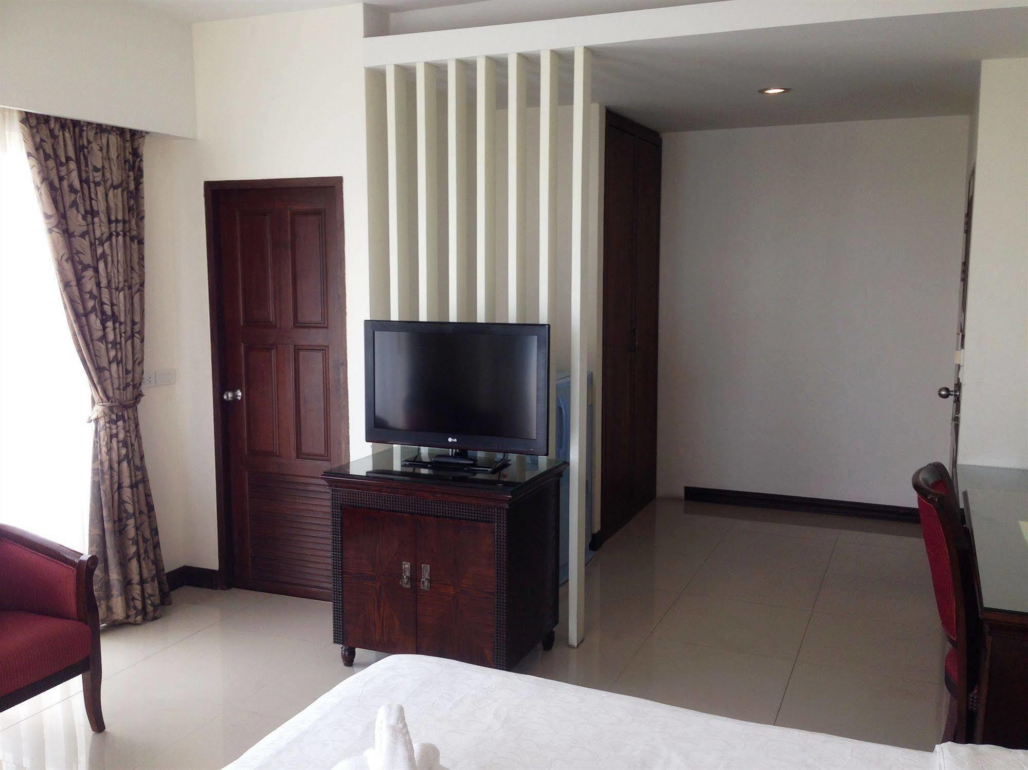 The New Eurostar 3* Jomtien Beach