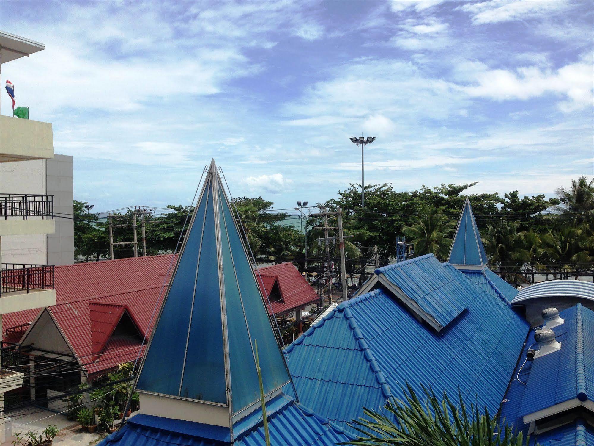 The New Eurostar 3* Jomtien Beach