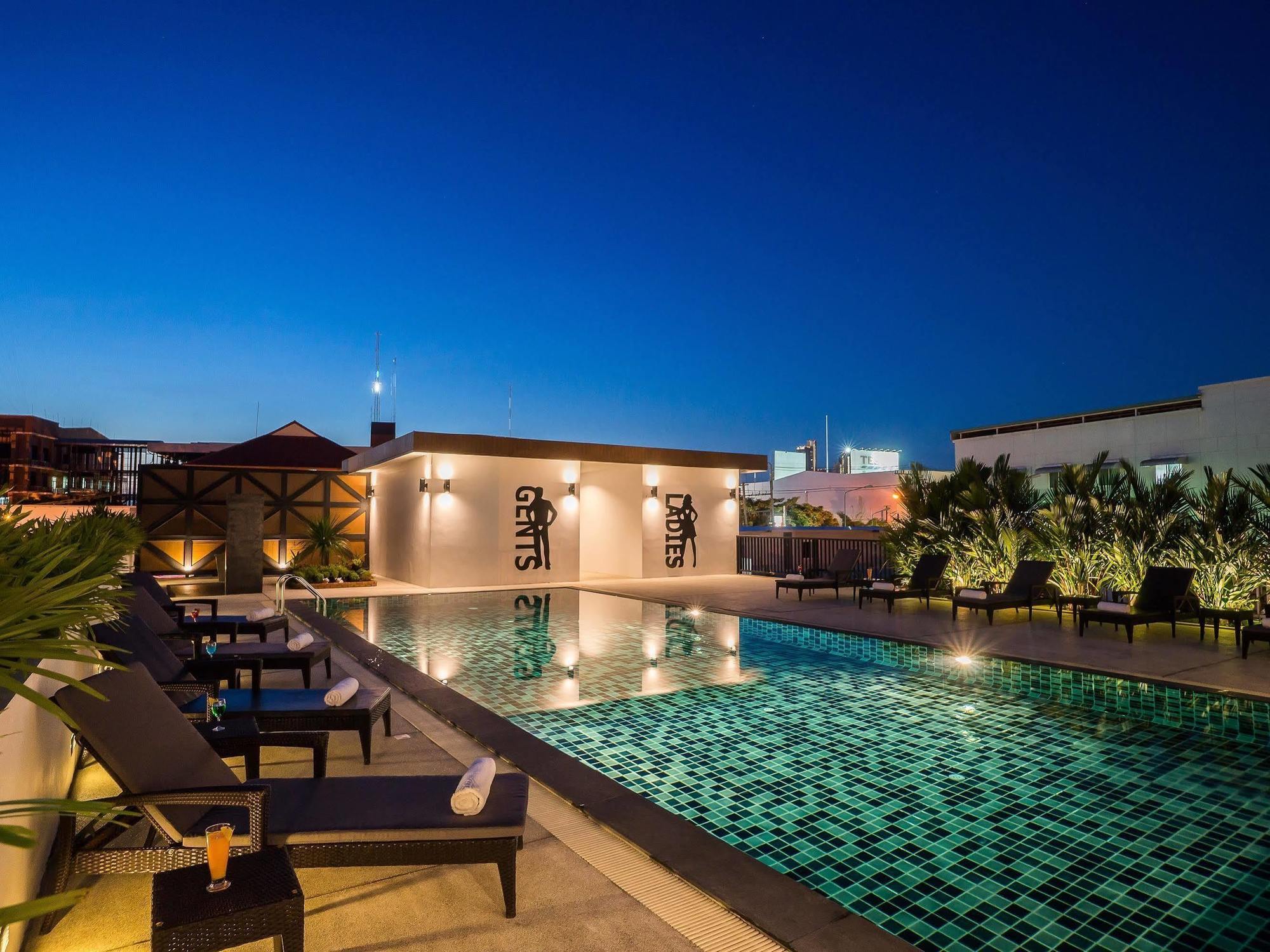 Ivory Hotel Bang Lamung