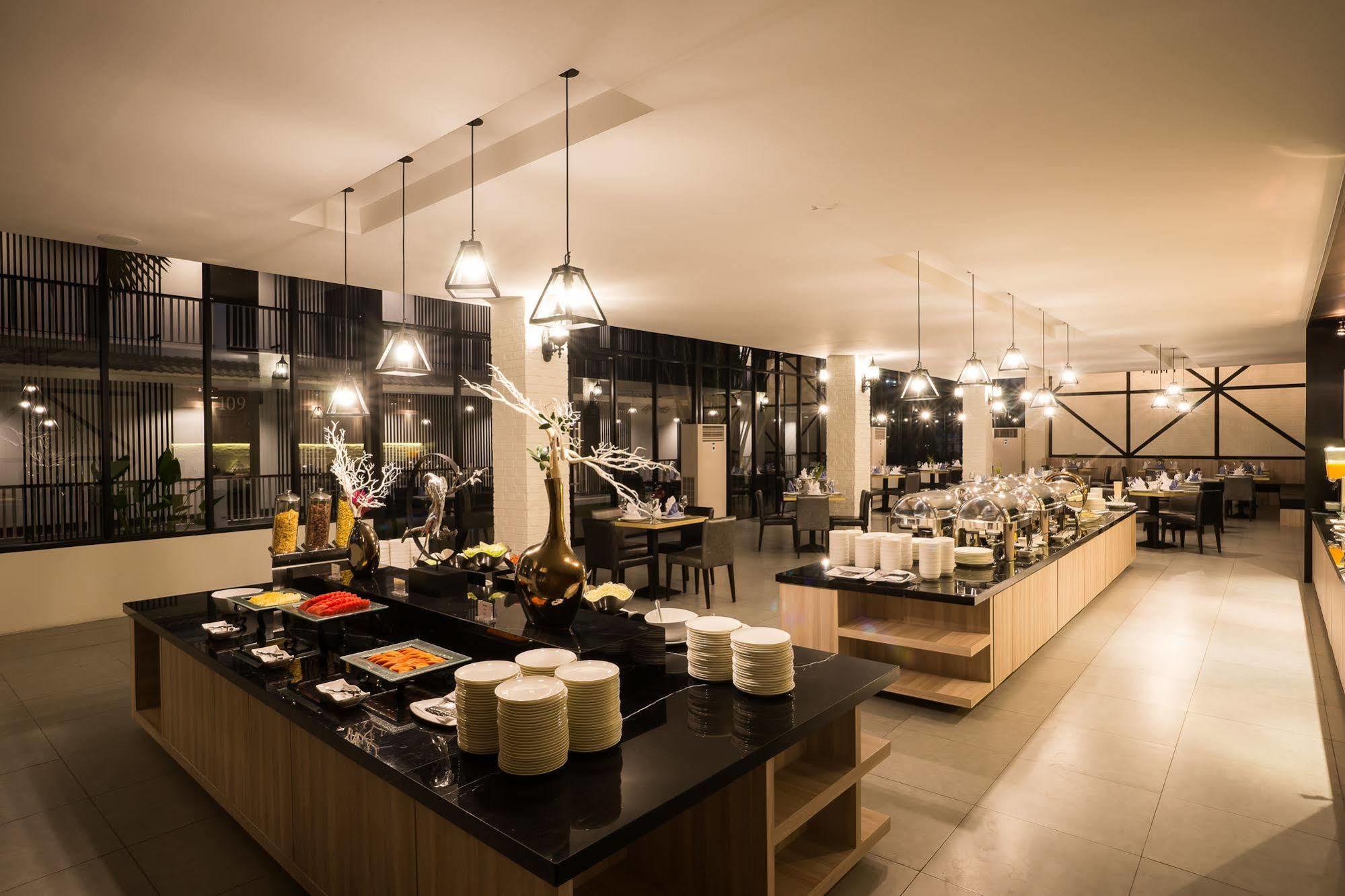 Ivory Hotel