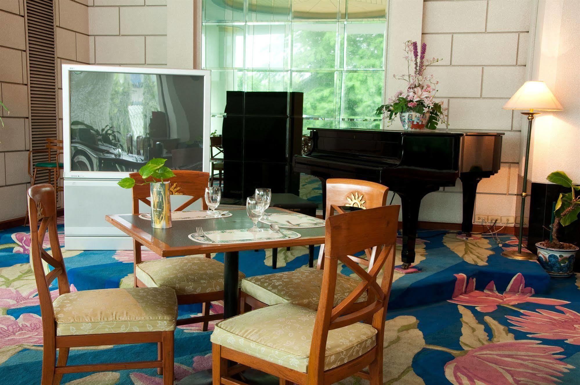 Hotel Siam Mandarina - Free Bkk Airport Shuttle 5*