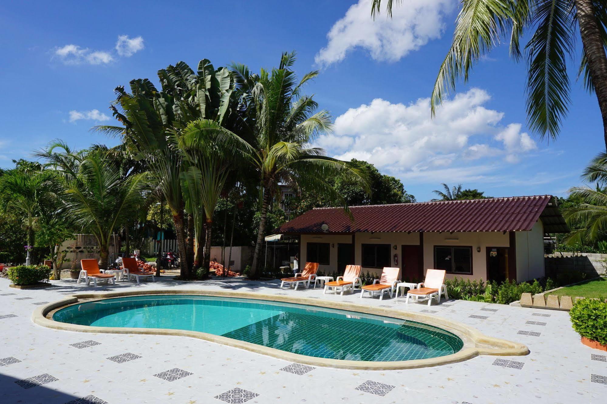 Club Coconut Resort 2*