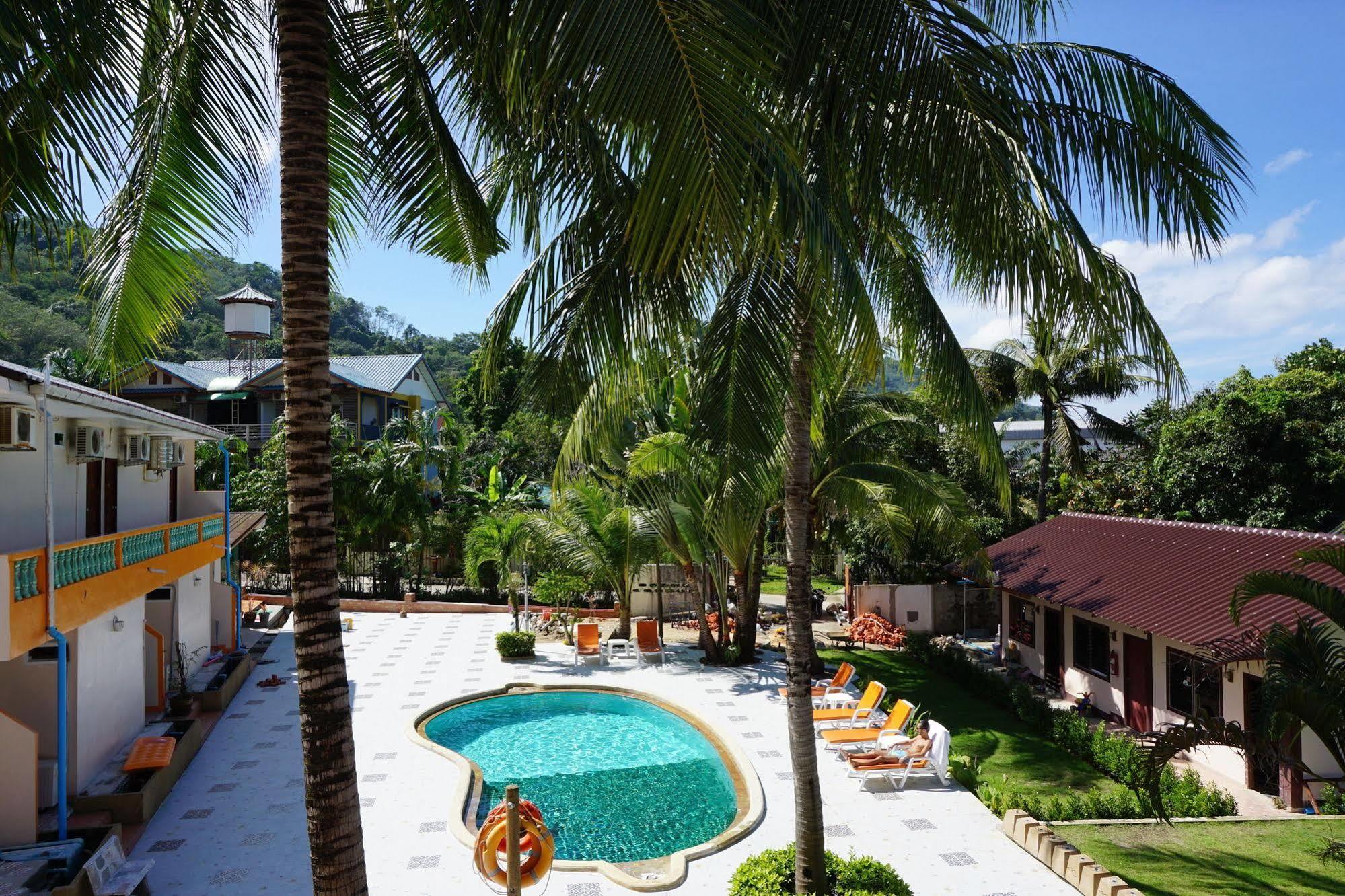 Club Coconut Resort 2*