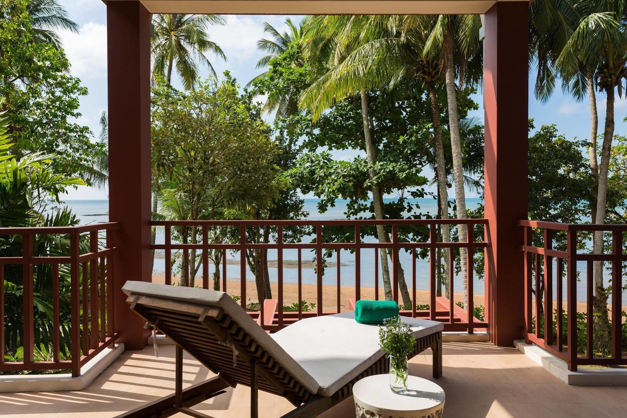 Villa Amatapura Beachfront 15, Sha Certified Ao Nam Mao