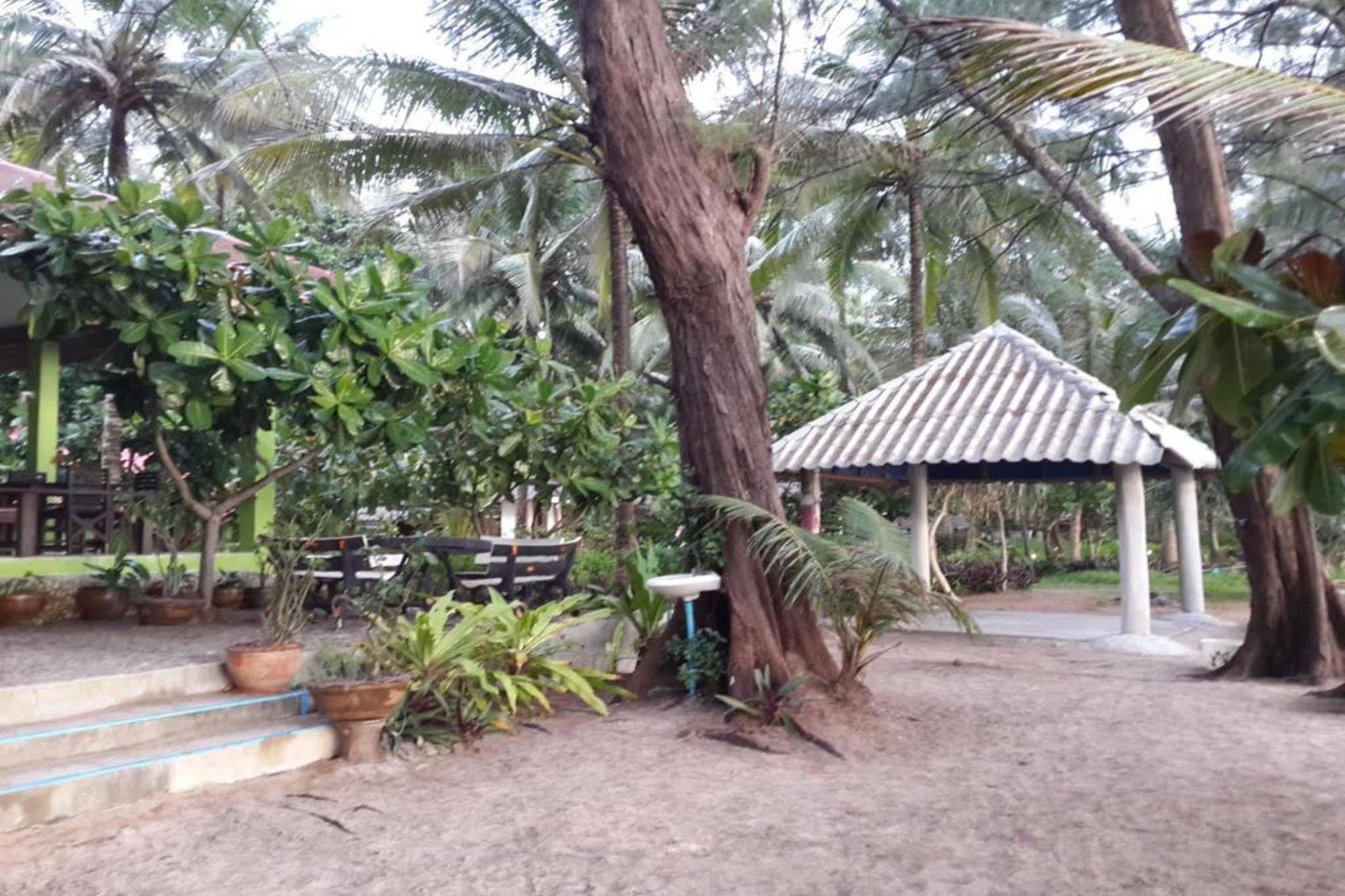 Phayam Coconut Resort 2*
