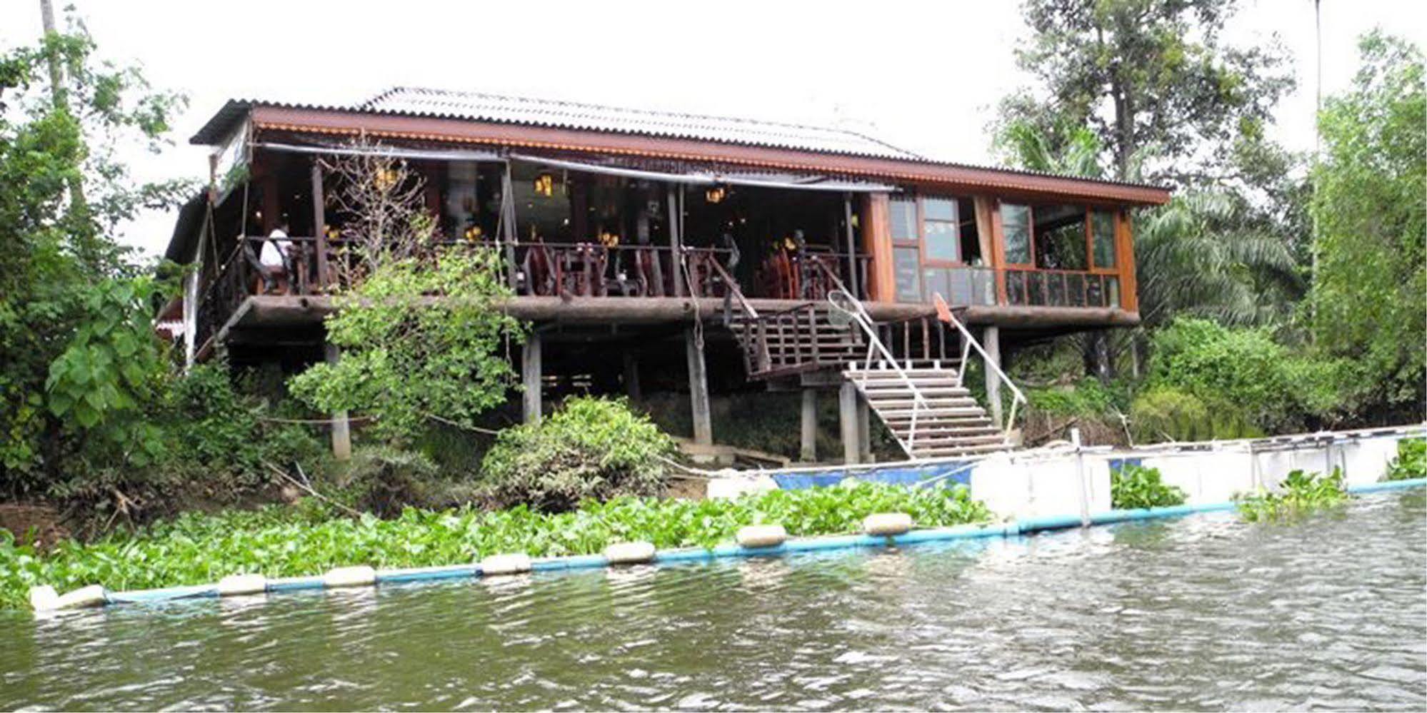 Kohloy Suratthani Hotel