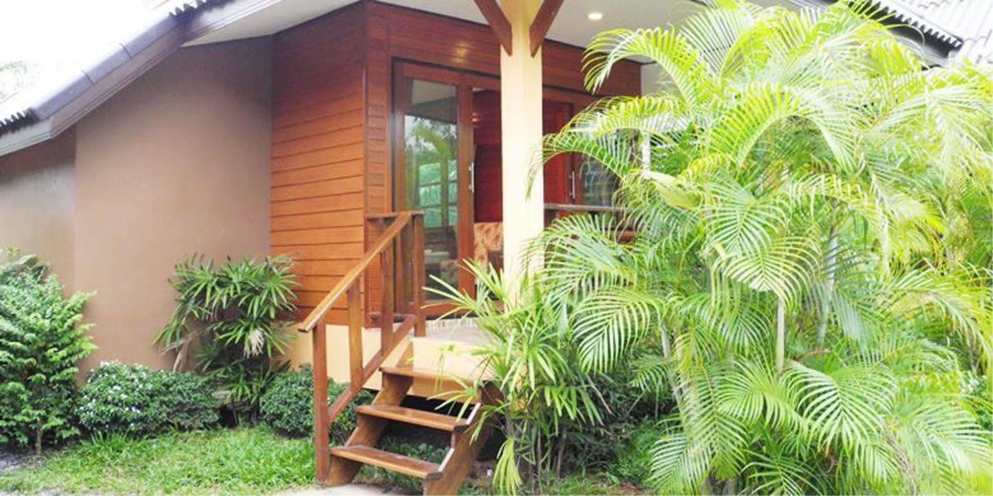 Hotel Kohloy Suratthani