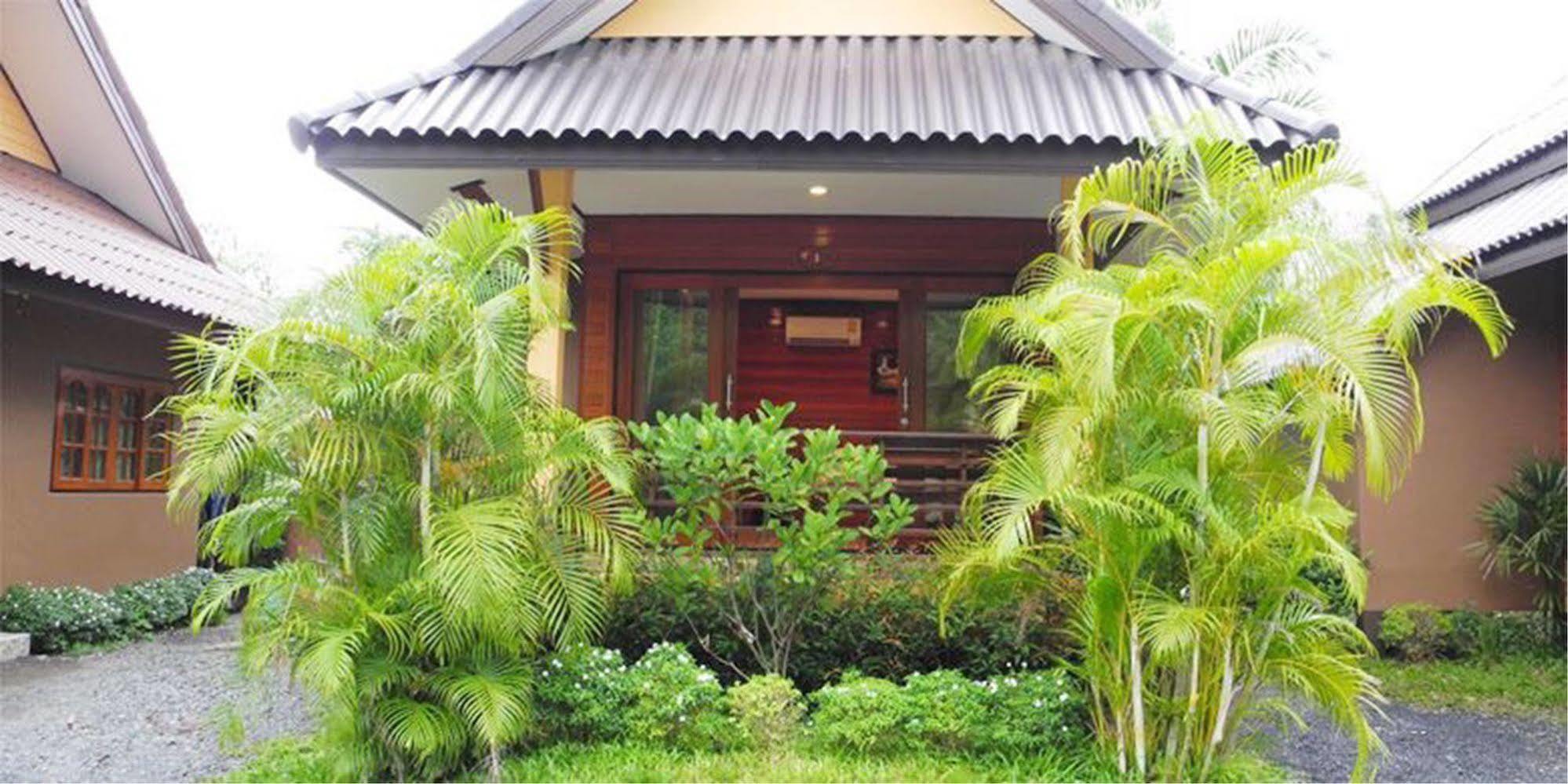 Kohloy Suratthani 2*