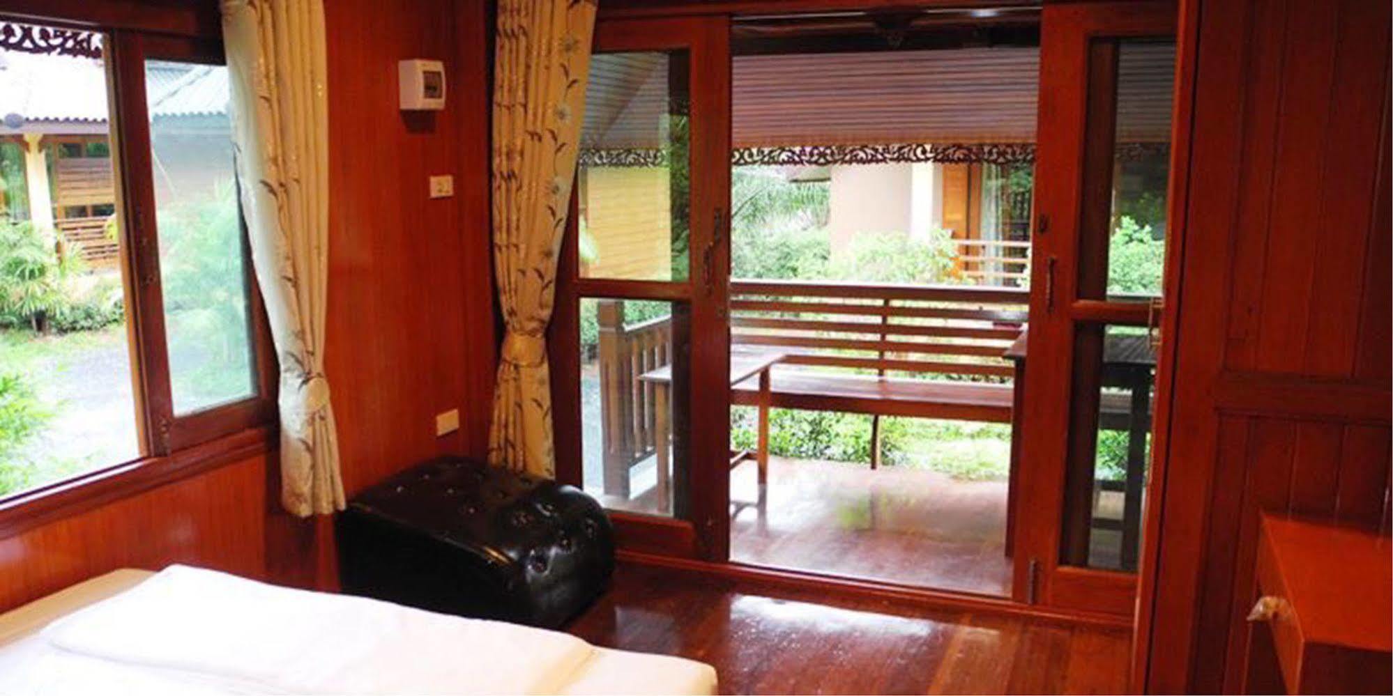 Kohloy Suratthani 2* Surat Thani
