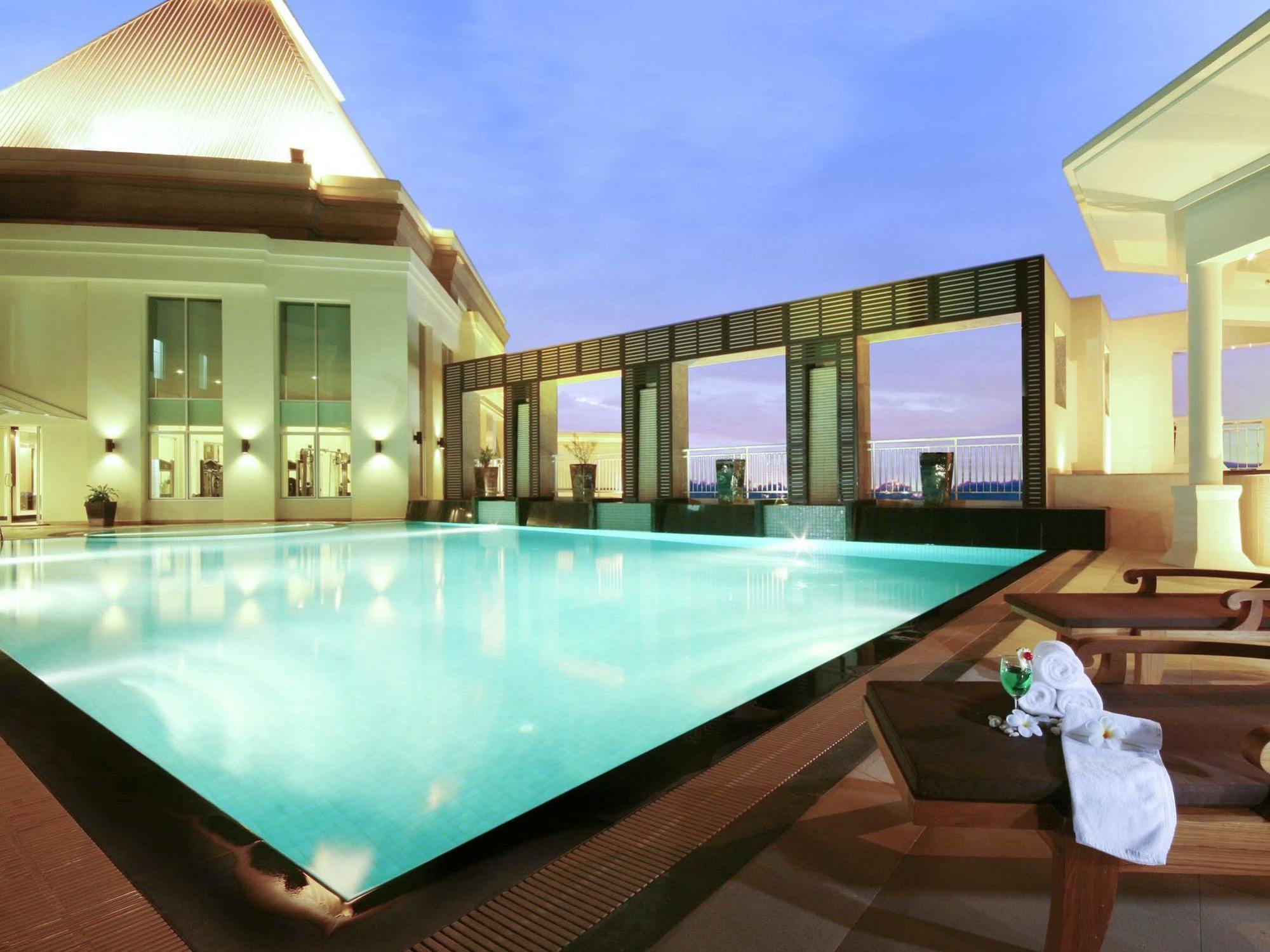 Cape Racha Hotel 5*