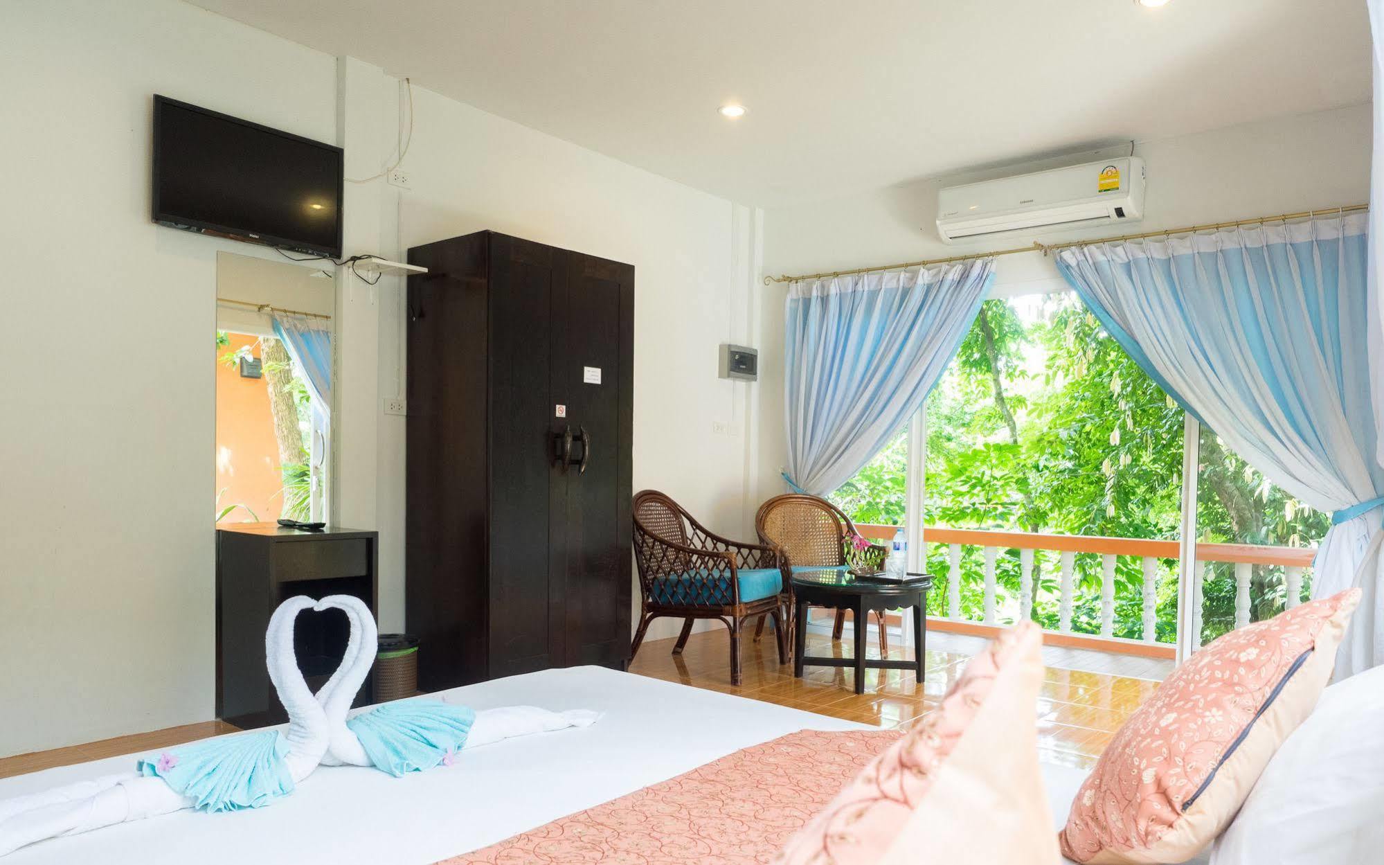 Resort Smile World & Smile Rawai
