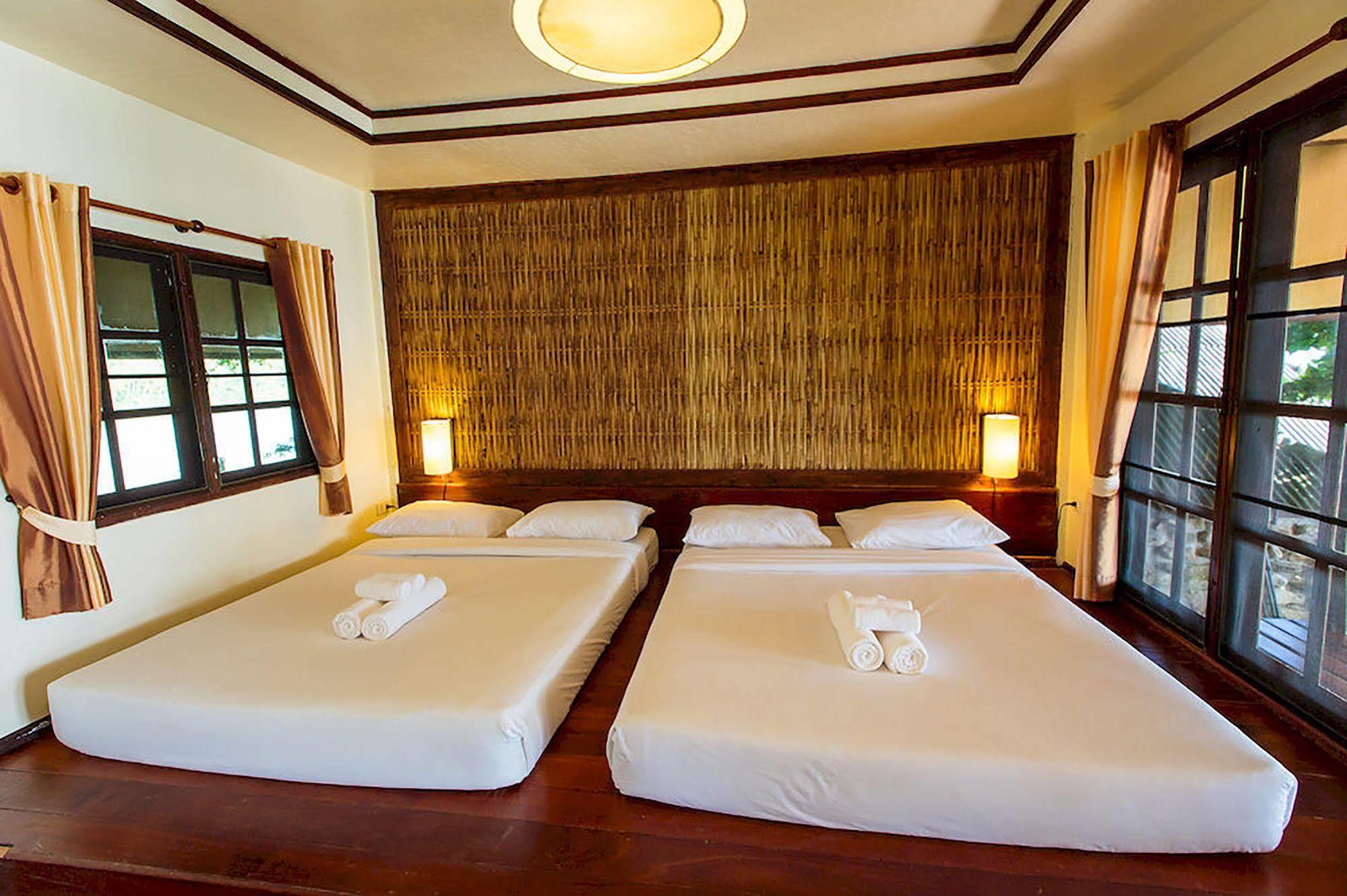 Resort Captain Hook @koh Kood 4*