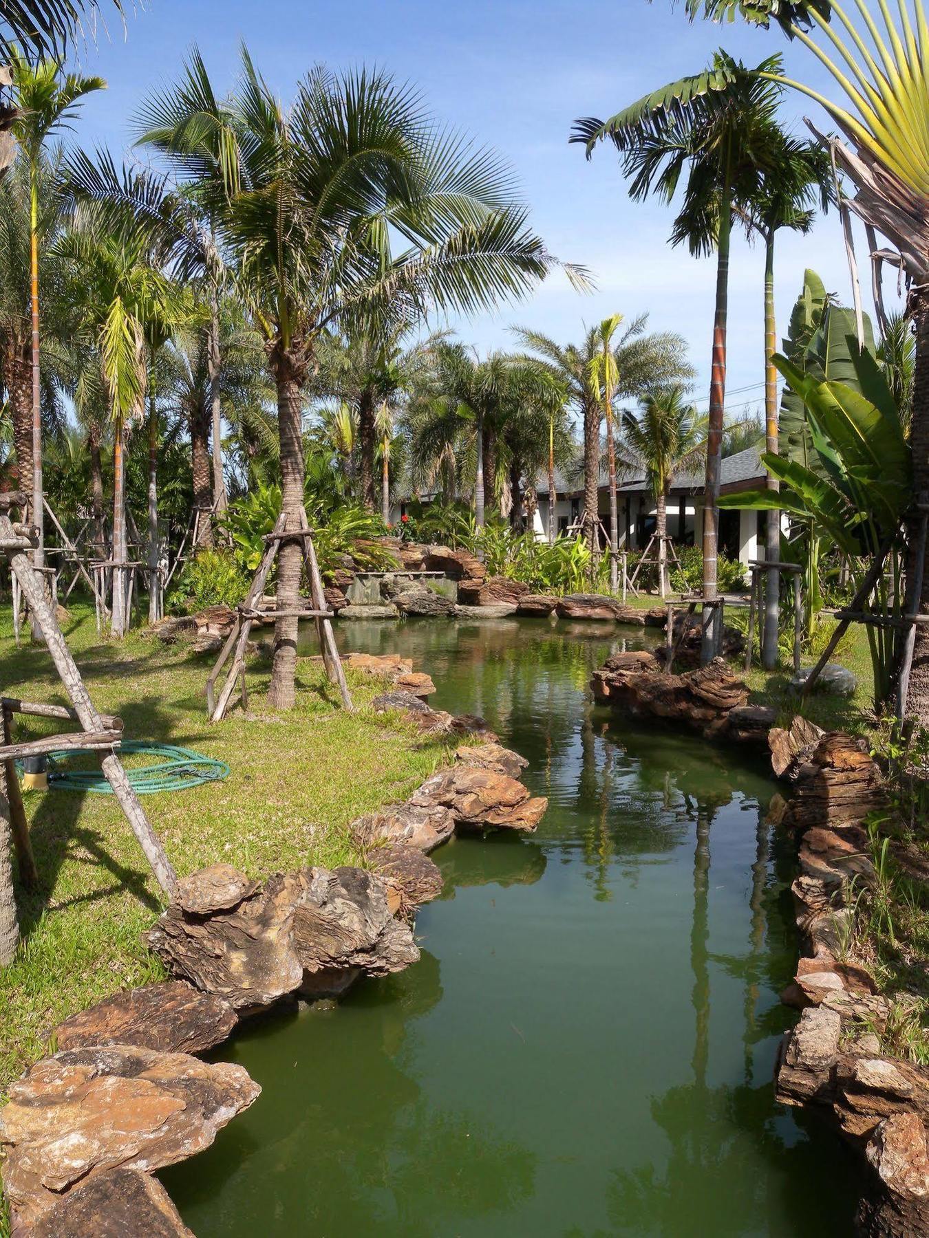 Jurassic Mountain & Fishing Park Resort