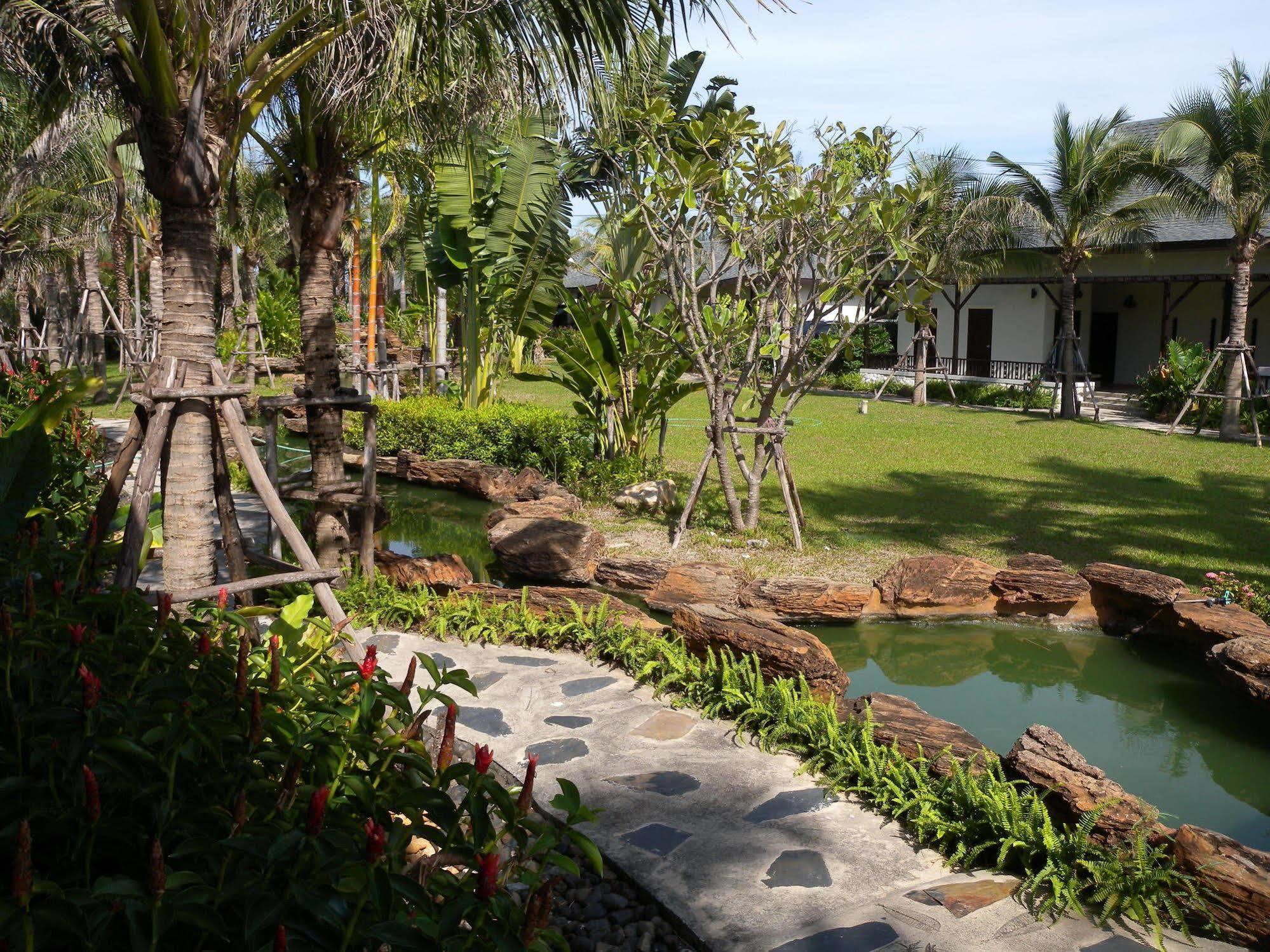 Jurassic Mountain & Fishing Park Resort Cha-Am