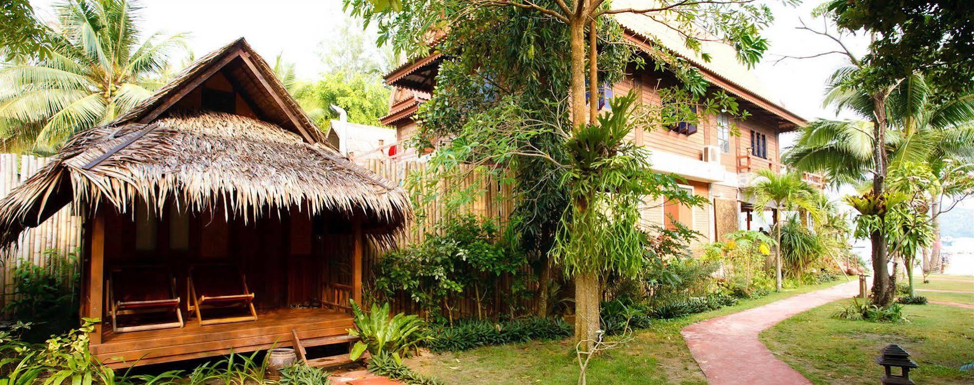 Baan Panburi Village