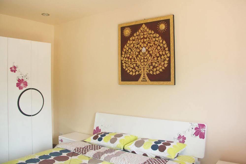 Donchai House Guest House& Cafe Pensão Chiang Mai