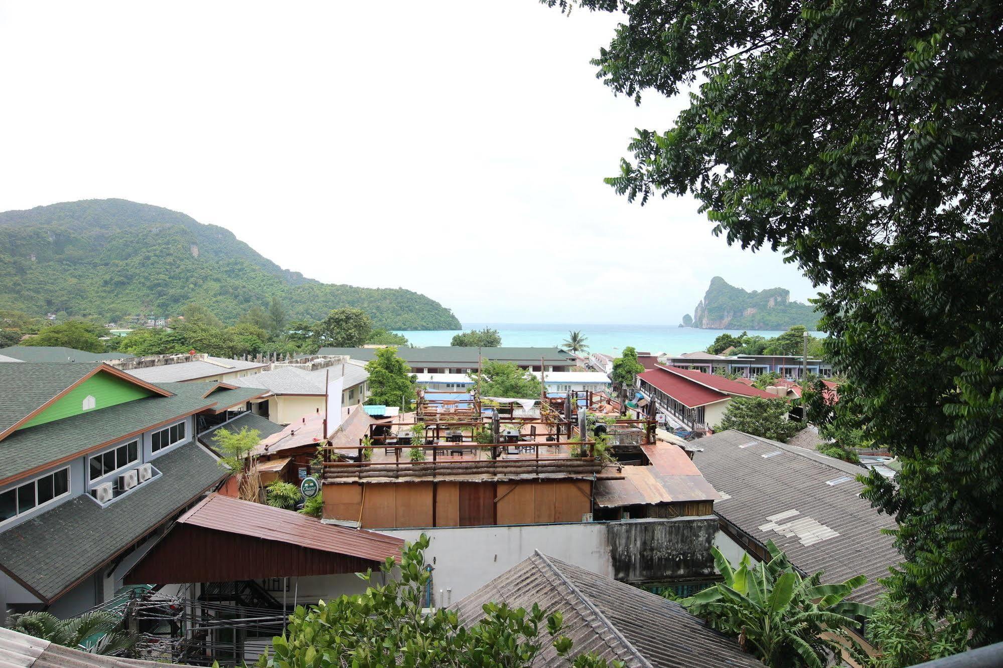 Hotel Tara At The Rock Phi Phi Don