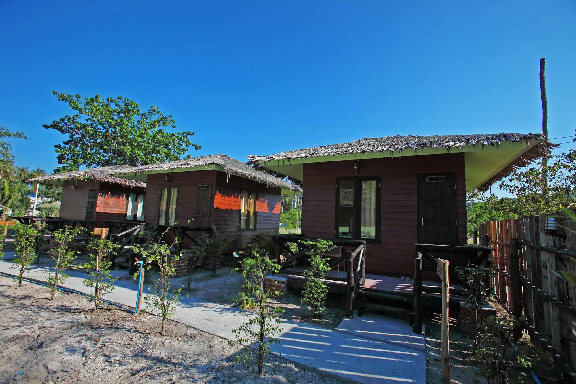 Pp Red Tuna Hut Resort Phi Phi Don