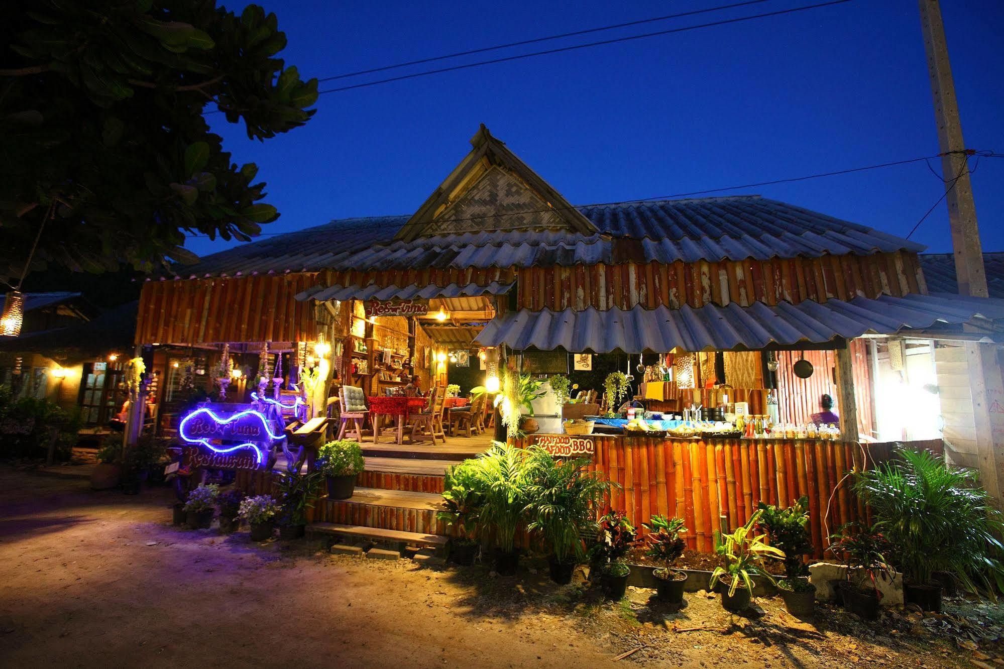 Pp Red Tuna Hut Resort 2*