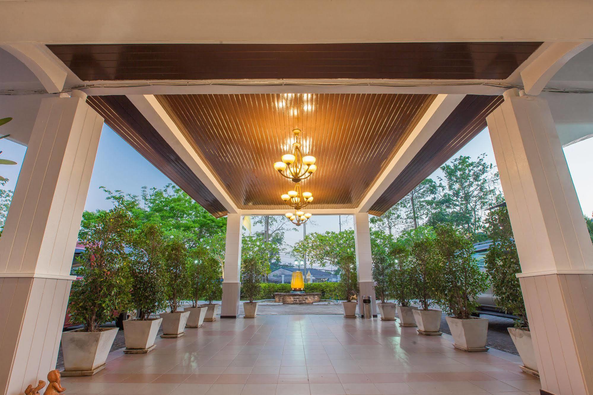 Hotel The Mercy Chumphon