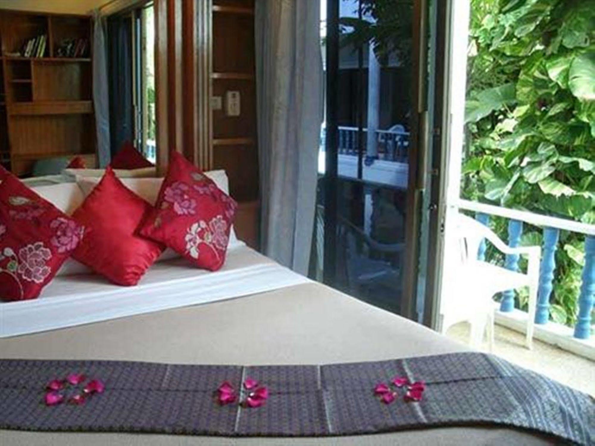 Apartment Club Near The By Plh Phuket