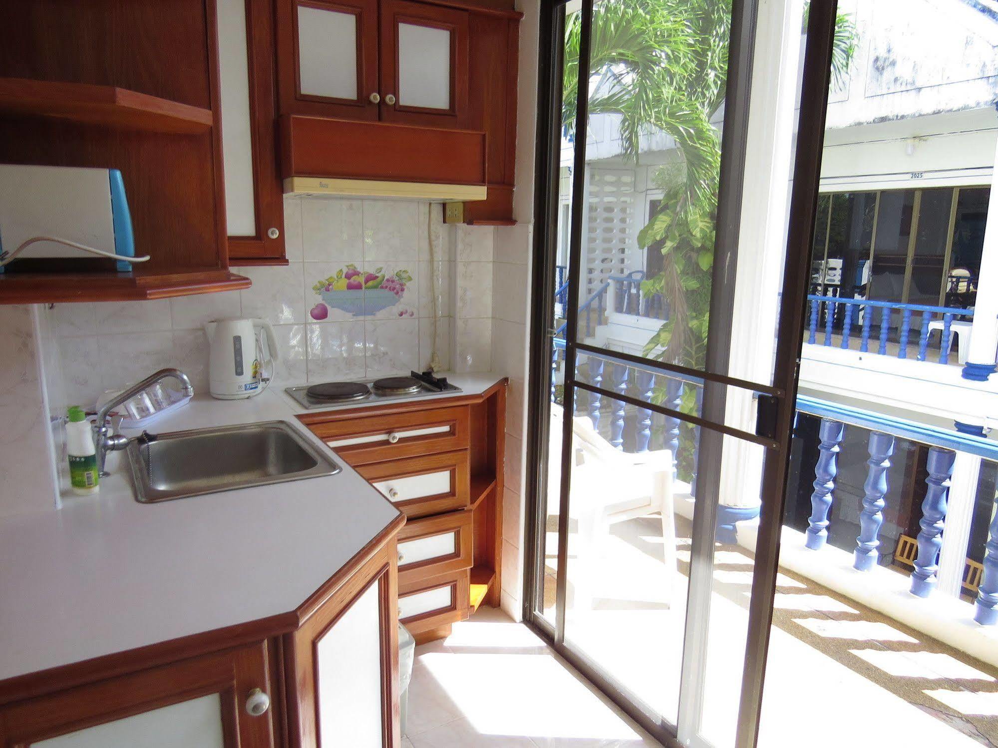 Apartment Club Near The By Plh Phuket