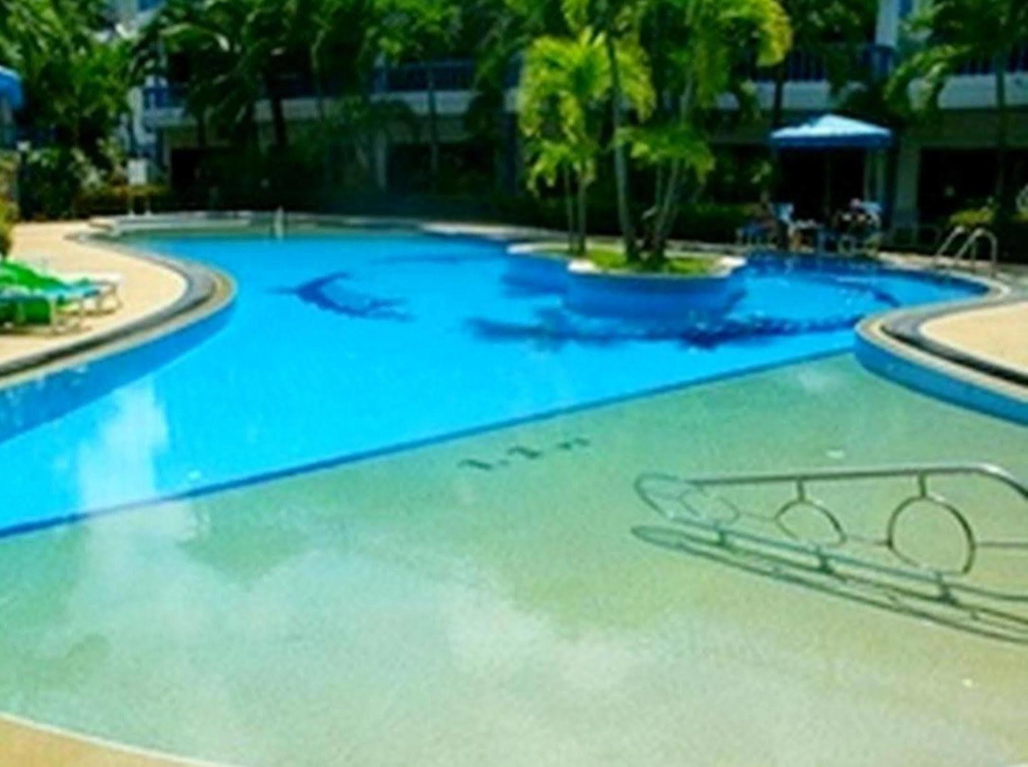 Club Near The By Plh Phuket Apartment *