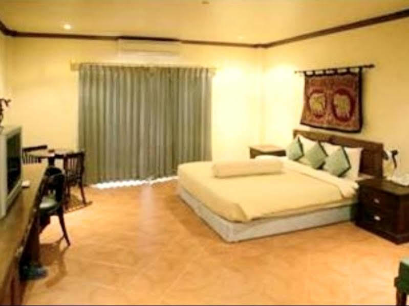 The Irish Clock Hotel