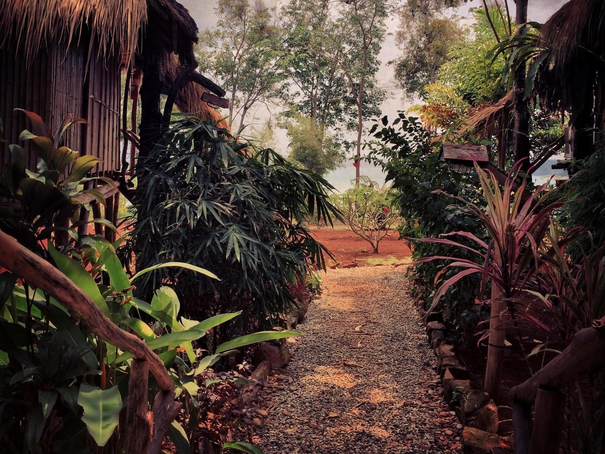 Bamboo Hideaway Resort 3*