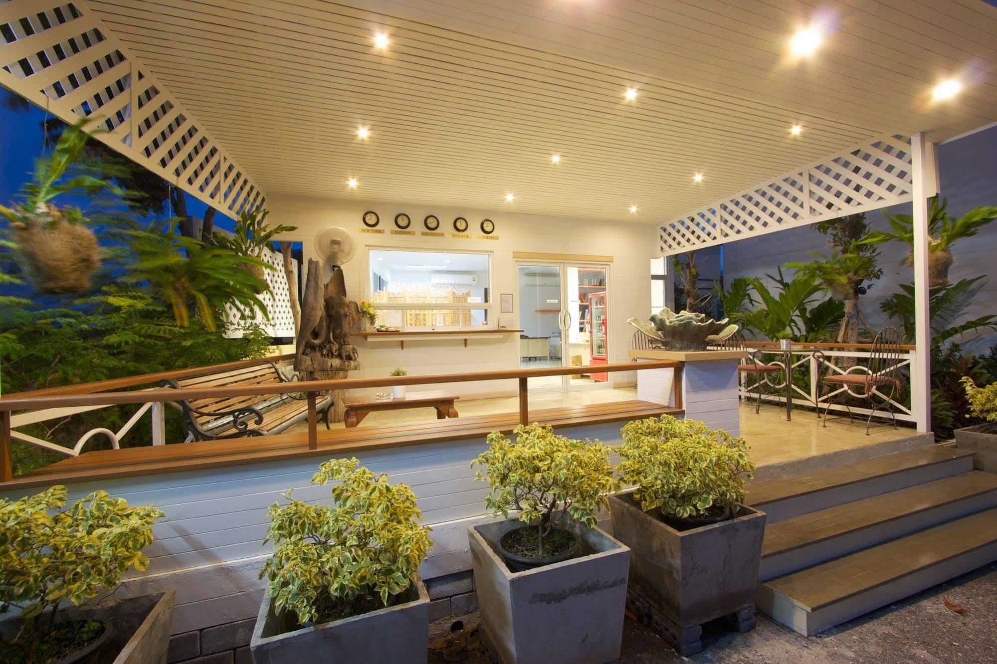 Aparthotel Charn
