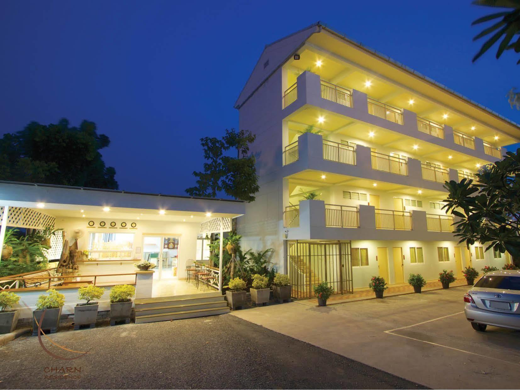 Aparthotel Charn
