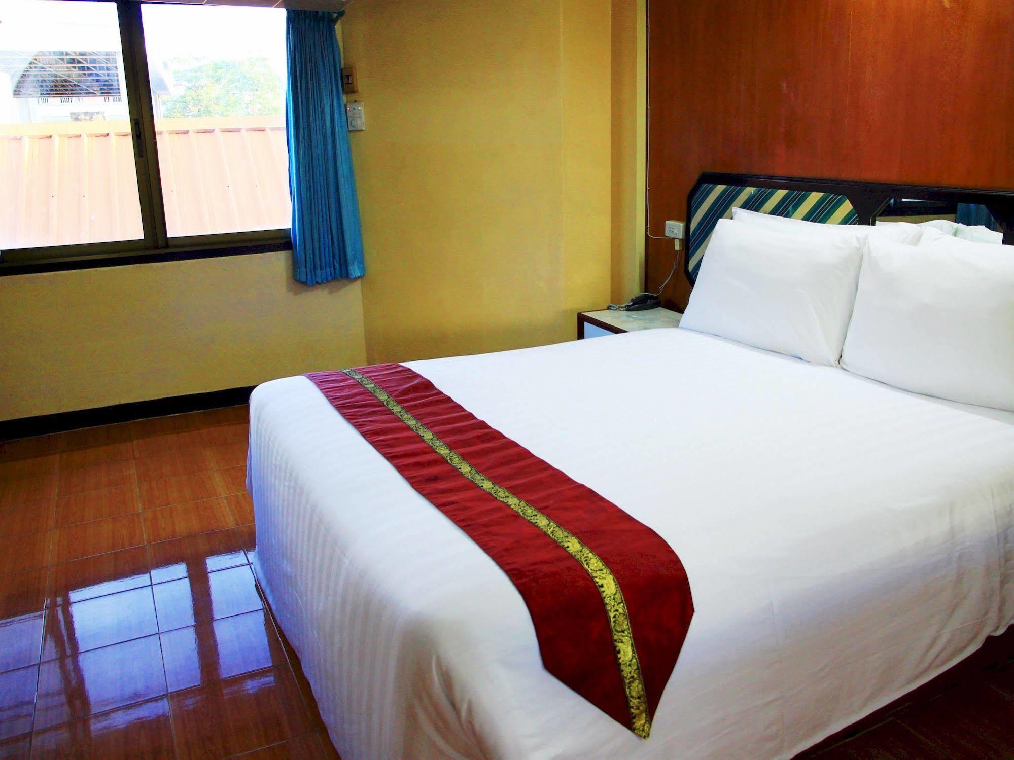 Seashore Hotel 3*